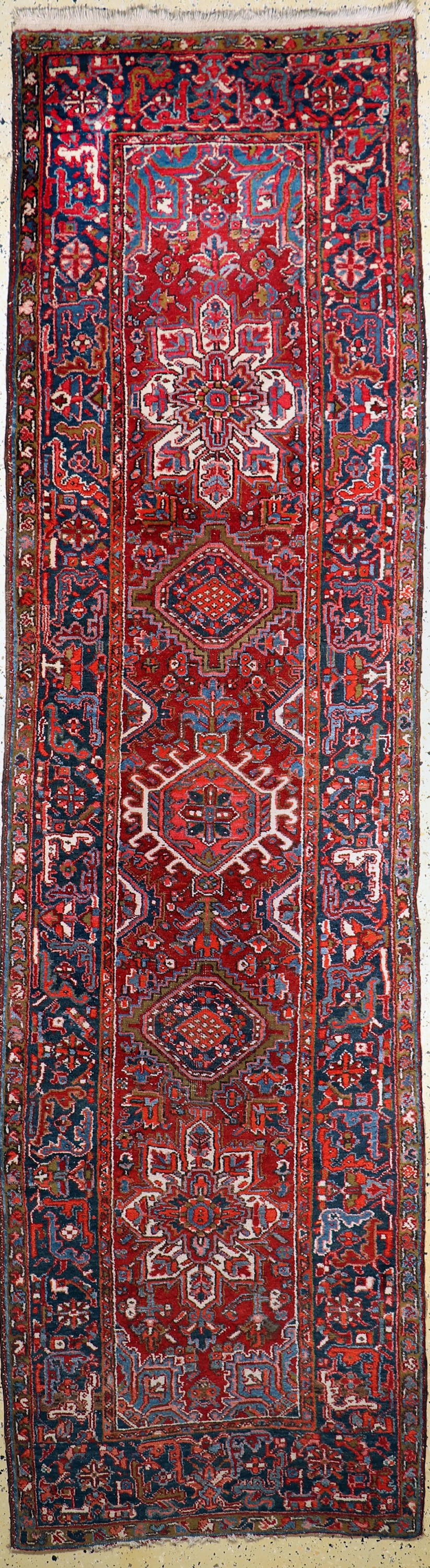Heriz alt, Persien, Mitte 20.Jhd, Wolle aufBaumwolle, ca. 338 x 92 cm, EHZ: 2-3