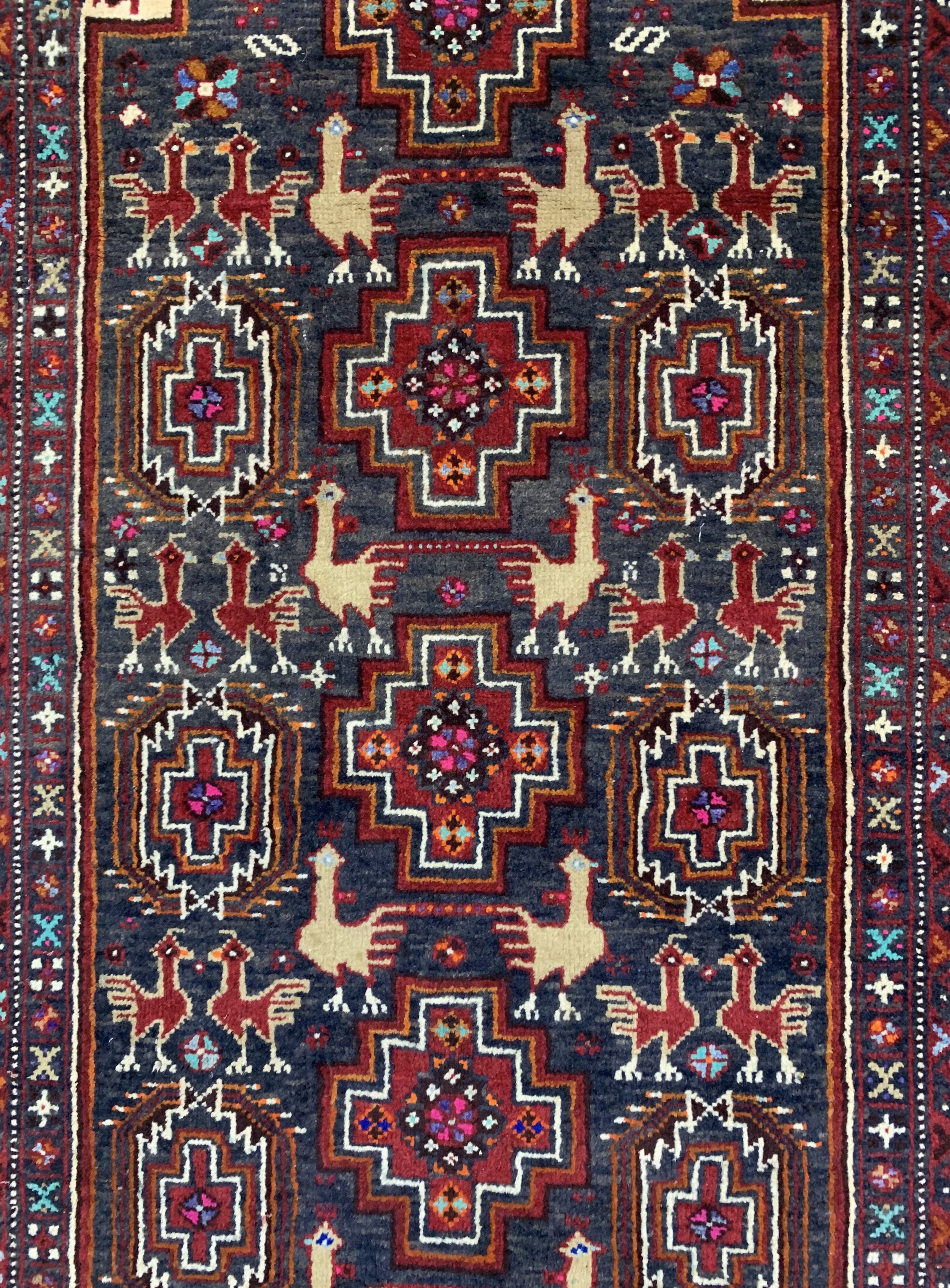 Detail b: Belutsch, Persien, Mitte 20.Jhd, Wolle auf Baumwolle, ca. 190 x 100 cm, EHZ: 2
