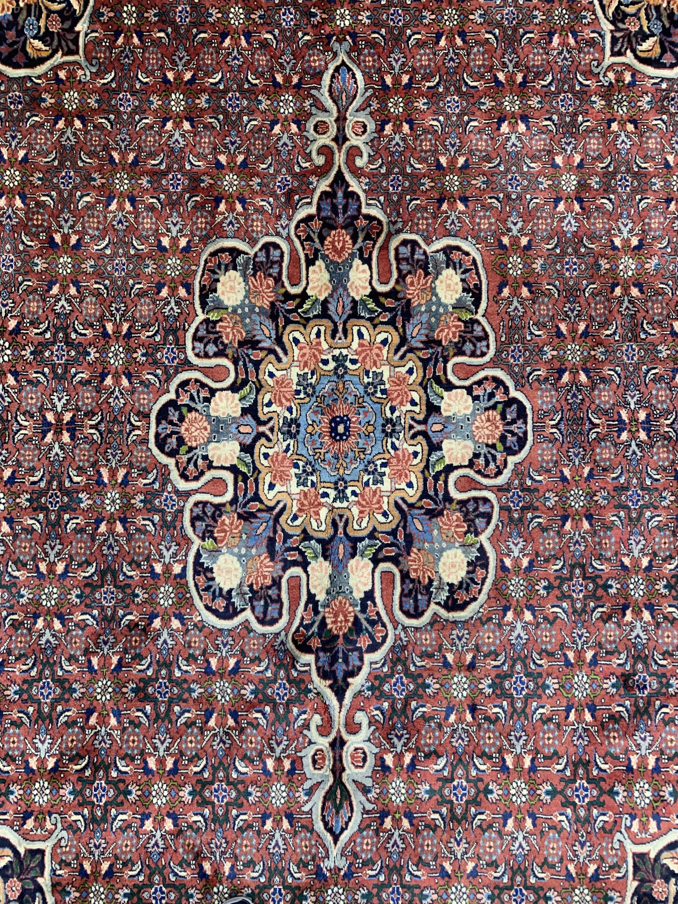 Detail c: Rosenbidjar fein alt, Persien, Anfang 20.Jhd, Korkwolle auf Baumwolle, ca. 440 x 315cm, EHZ: 2