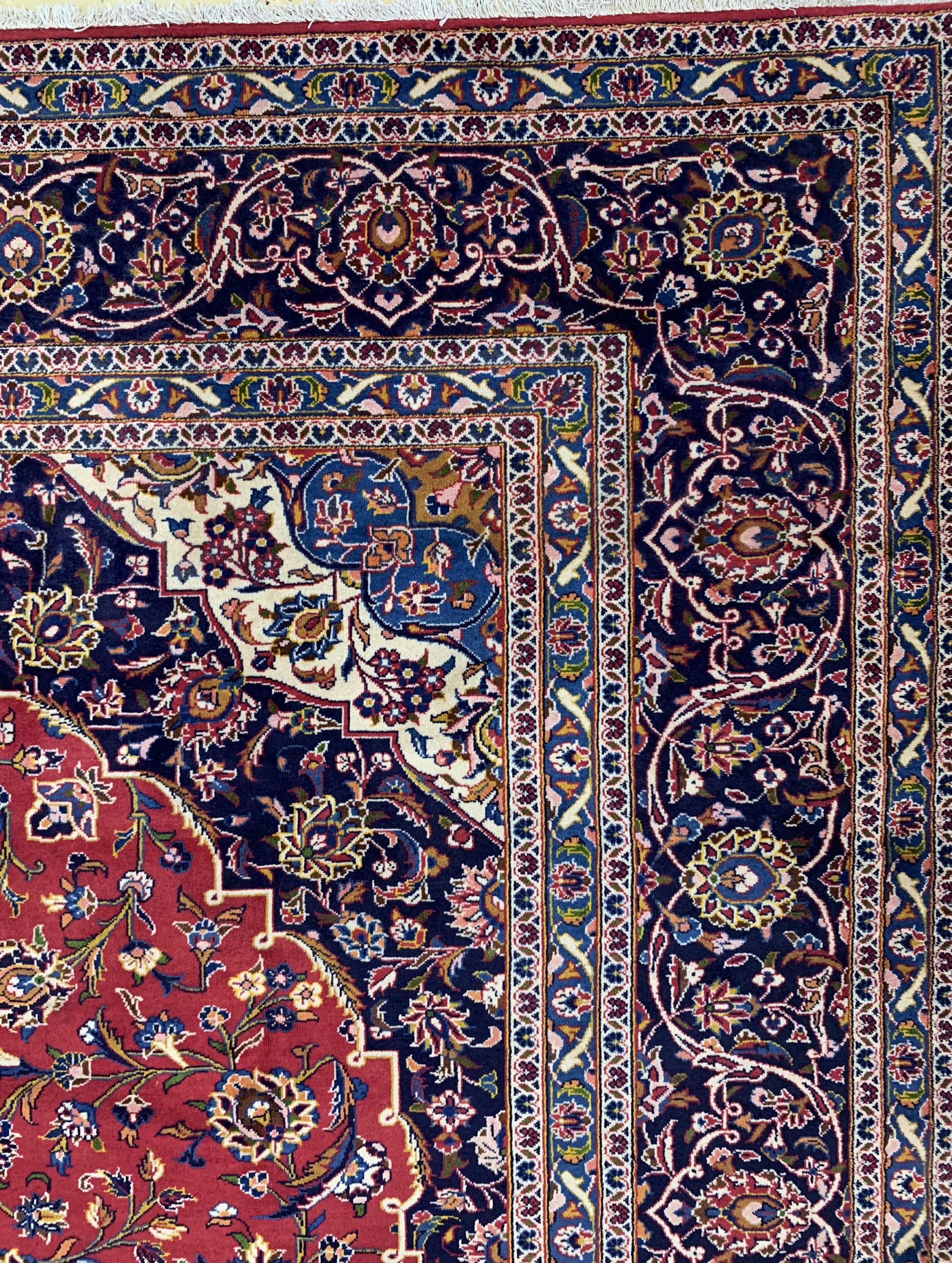 Detail e: Keschan, Persien, Ende 20.Jhd, Wolle auf Baumwolle, ca. 445 x 345 cm, EHZ: 2