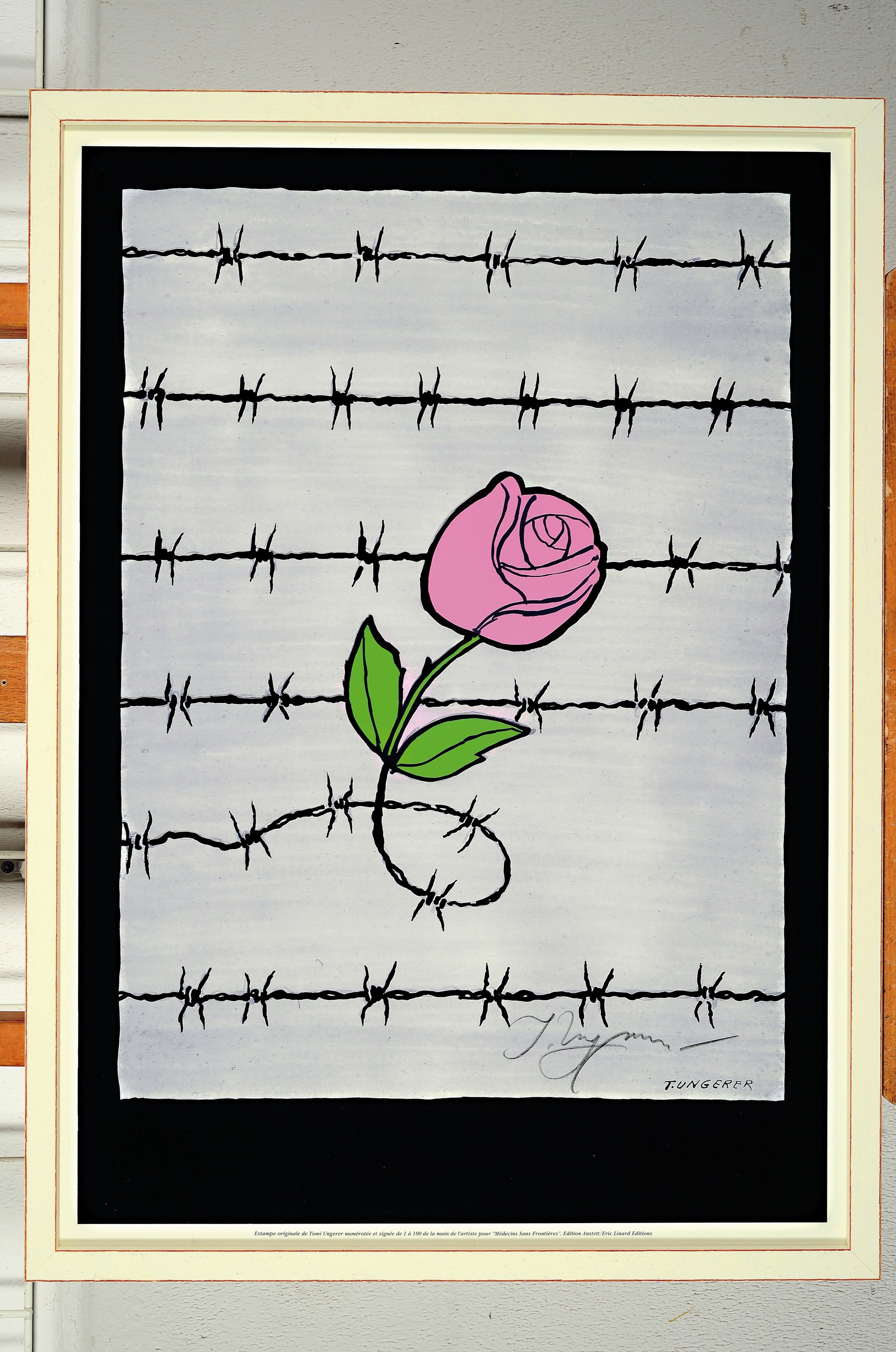 Detail k: Tomi Ungerer, 1931-2019, 2 Farbserigraphien,1x für Medecins sans frotieres, handsign. und num. 61/100, ca. 53x39cm, u.Gl., R. ca. 69x50 cm; 1x ...