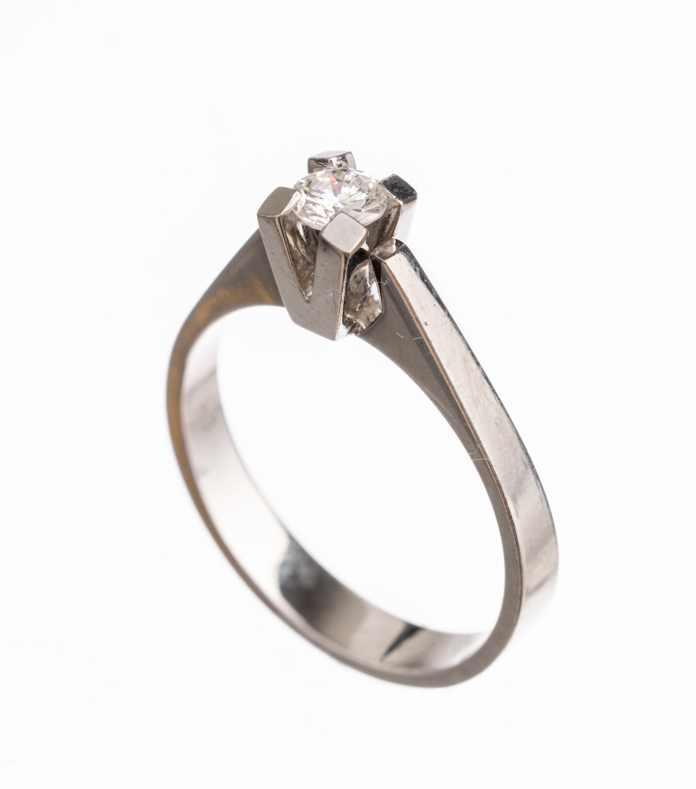 14 kt Gold Brillant-Ring, WG 585/000, Brillant ca. 0.20 ct feines Weiß/vs, total ca.4.2 g, Meistermarke unged., RW 56
