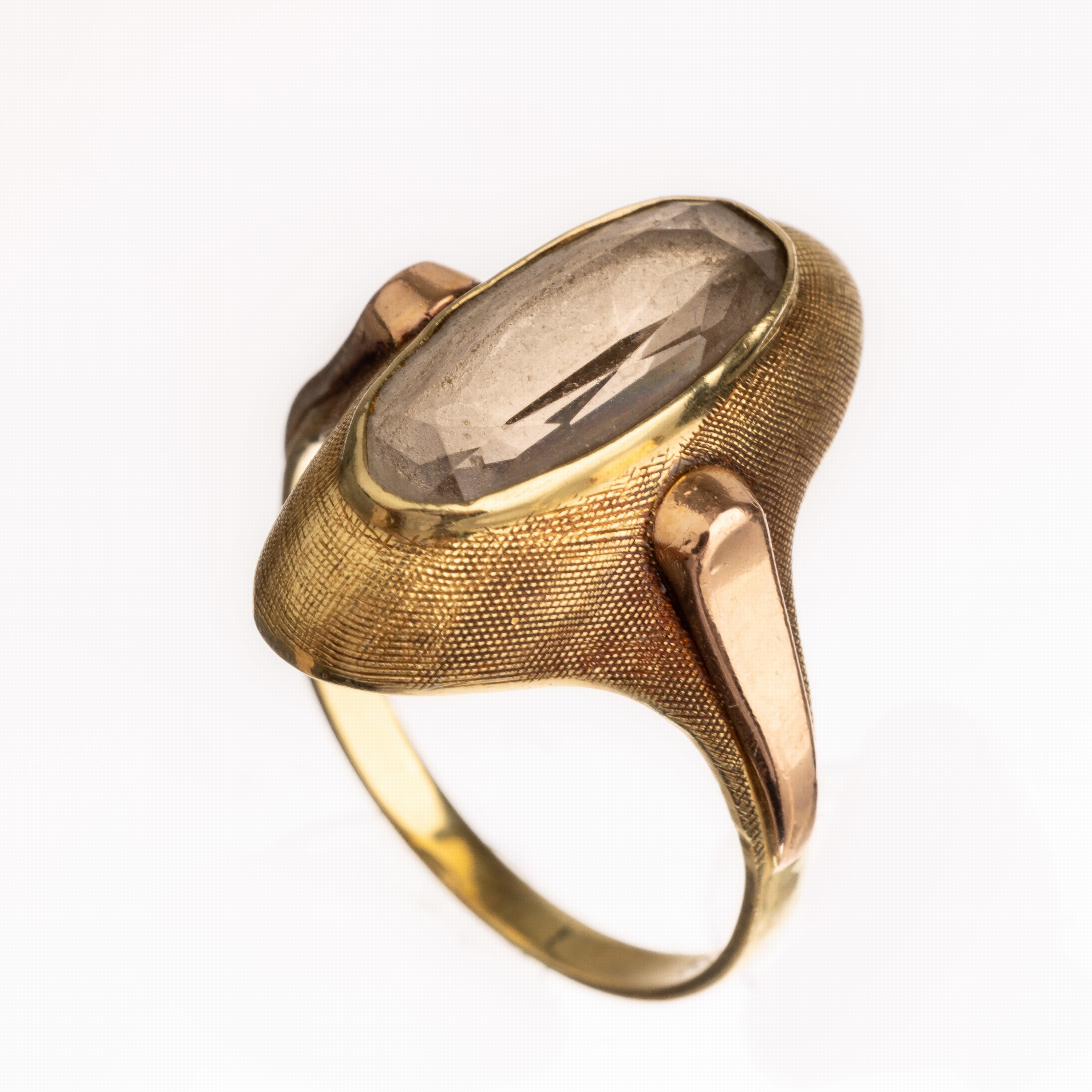 14 kt Gold Rauchquarz-Ring, GG/RG 585/000, ovalfacett. Rauchquarz, strukt. Ringkopf, RW 58, ca. 4.4 g