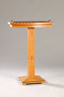 Image Side table with removable iron tray, German, around 1900/10, solid oak, with encircling ...