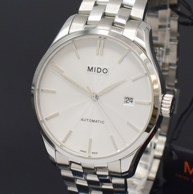 26788245a - MIDO Belluna nearly mint gents wristwatch reference M024407A, self winding, stainless steel case including original bracelet with butterfly buckle, on both sides glazed, screwed down case back, white engine-turned dial with silvered std.-indices and hands, date at 3, diameter approx. 40 mm, length approx. 21,5 cm, condition 1-2