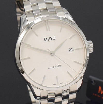 26788245c - MIDO Belluna nearly mint gents wristwatch reference M024407A, self winding, stainless steel case including original bracelet with butterfly buckle, on both sides glazed, screwed down case back, white engine-turned dial with silvered std.-indices and hands, date at 3, diameter approx. 40 mm, length approx. 21,5 cm, condition 1-2