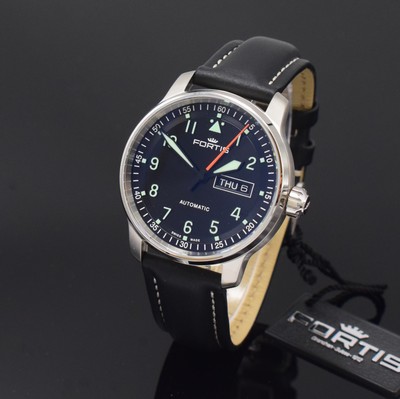 Image FORTIS gents wristwatch in pilot design reference 704.21.158, self winding, stainless steel case including original leather strap with buckle, on both sides glazed, screwed down case back, black dial with luminous numerals and hands, day and date, diameter approx. 41 mm, condition 1-2
