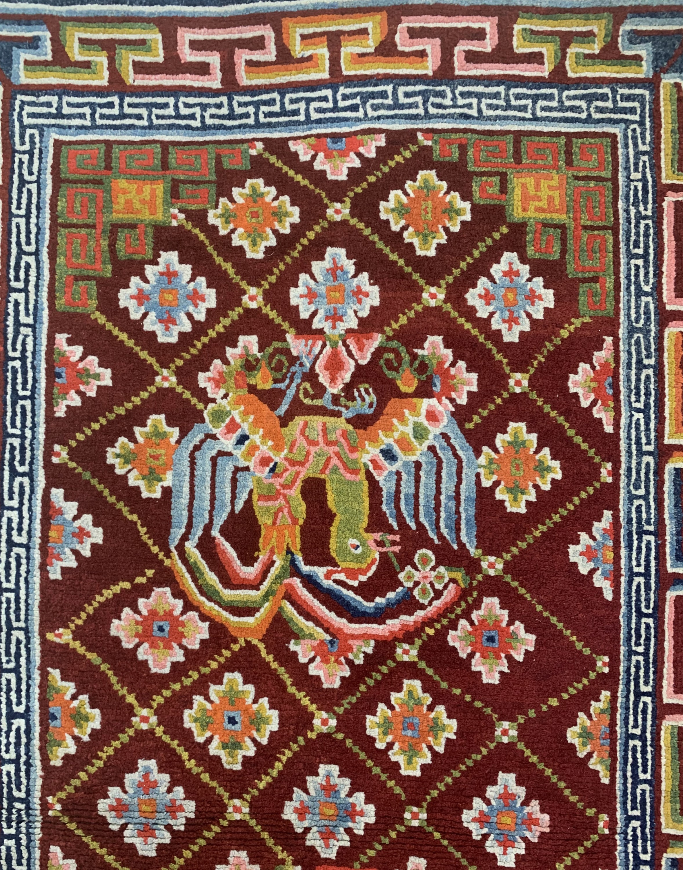 Detail b: 2 Lot Tibet Khaden, um 1920, Wolle auf Baumwolle, ca. 160 x 89 cm, EHZ: 2, minimaler Mottenfraß, ca.2cm Loch.