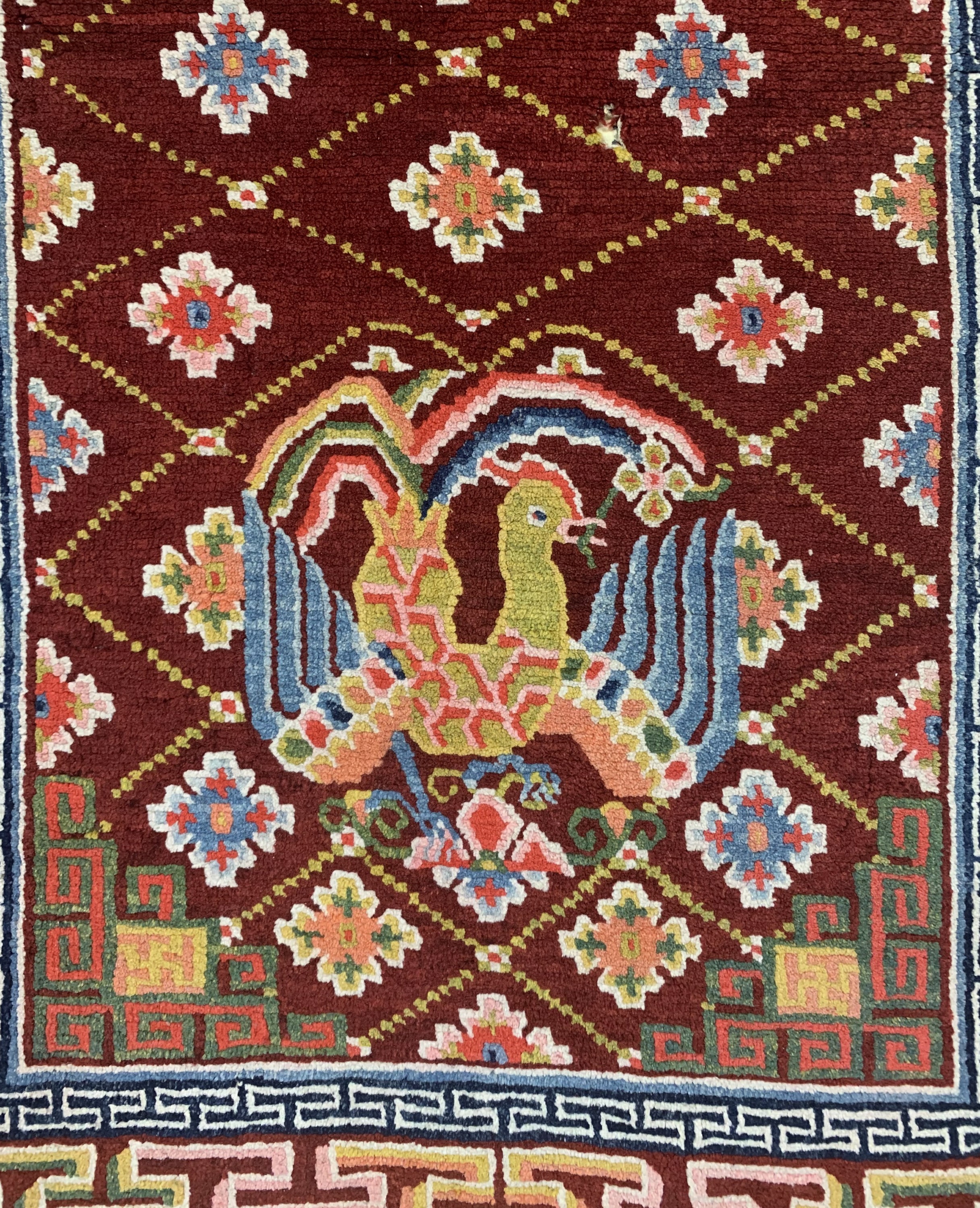Detail e: 2 Lot Tibet Khaden, um 1920, Wolle auf Baumwolle, ca. 160 x 89 cm, EHZ: 2, minimaler Mottenfraß, ca.2cm Loch.