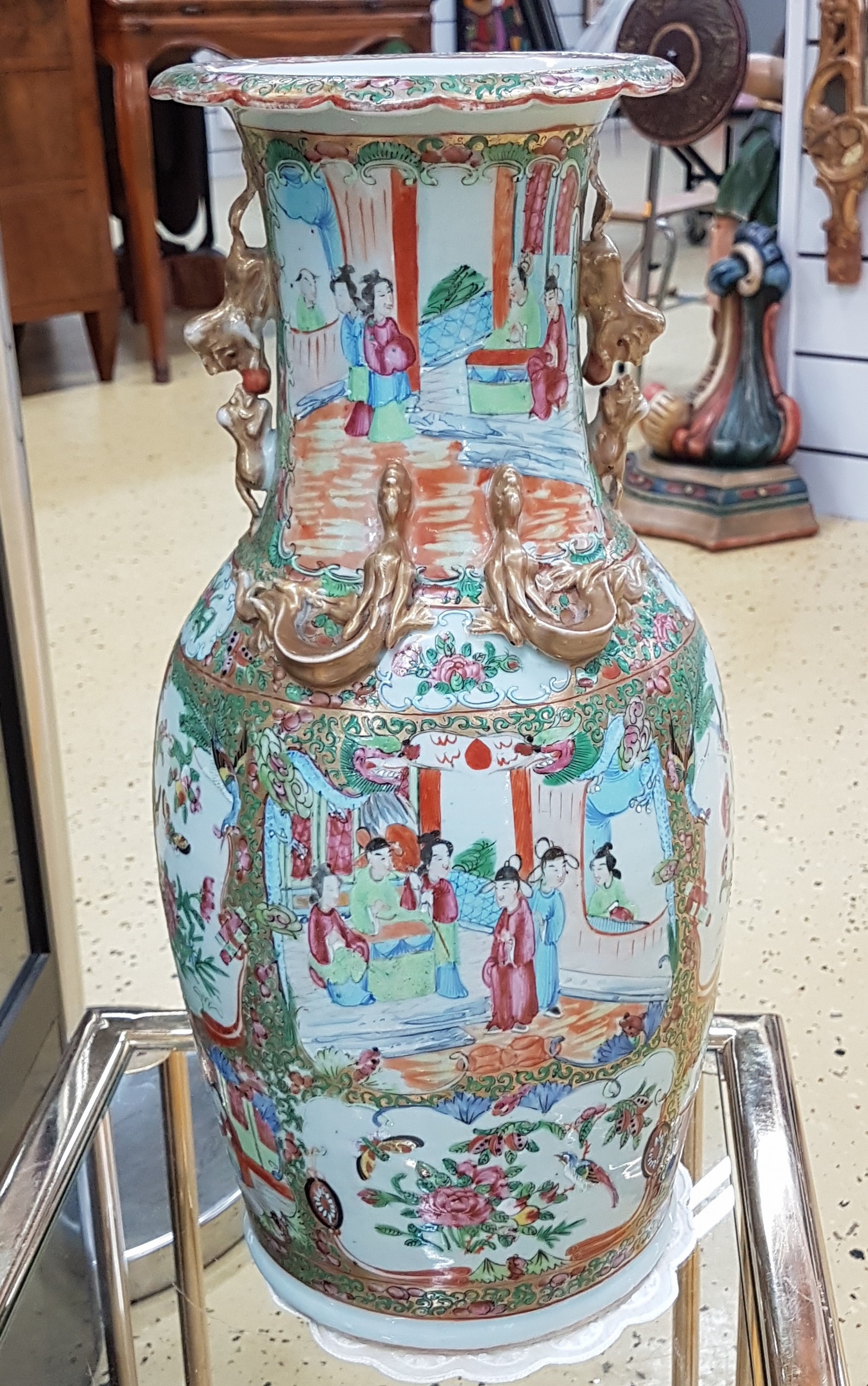 Detail a: Vase, China, um 1880, Porzellan, polychrome Bemalung, Goldstaffage, Palastszenen, Blumen und Vögel, altersbedingt l. ber., H. ca. 45 cm