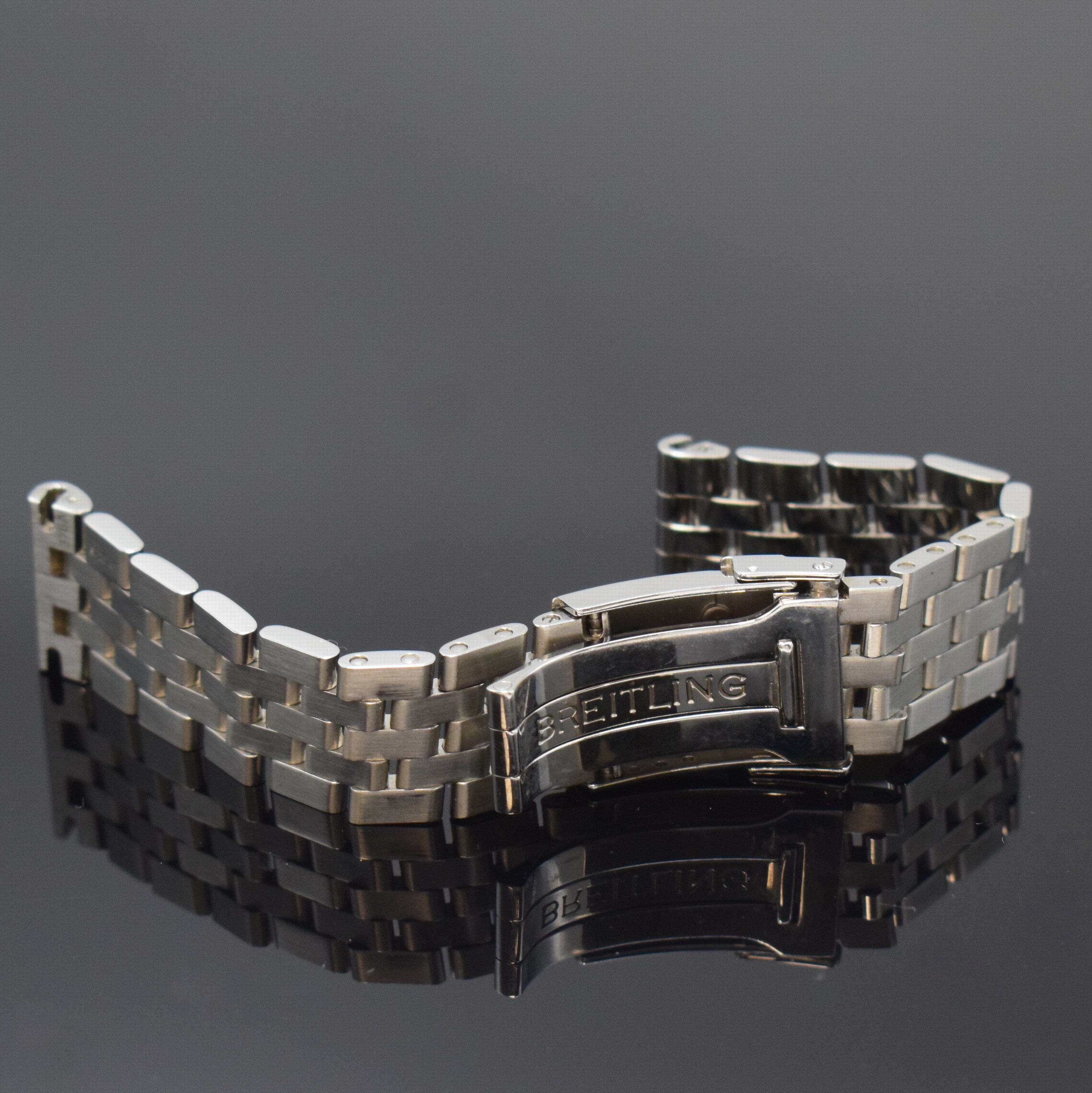 Detail a: BREITLING Pilotband in Edelstahl Referenz 392A, passend für Modell Galactic, 5-reihig, Faltschl., Bandanstoß-Breite ca. 18 mm, L. ca. 15 cm, wenig ...