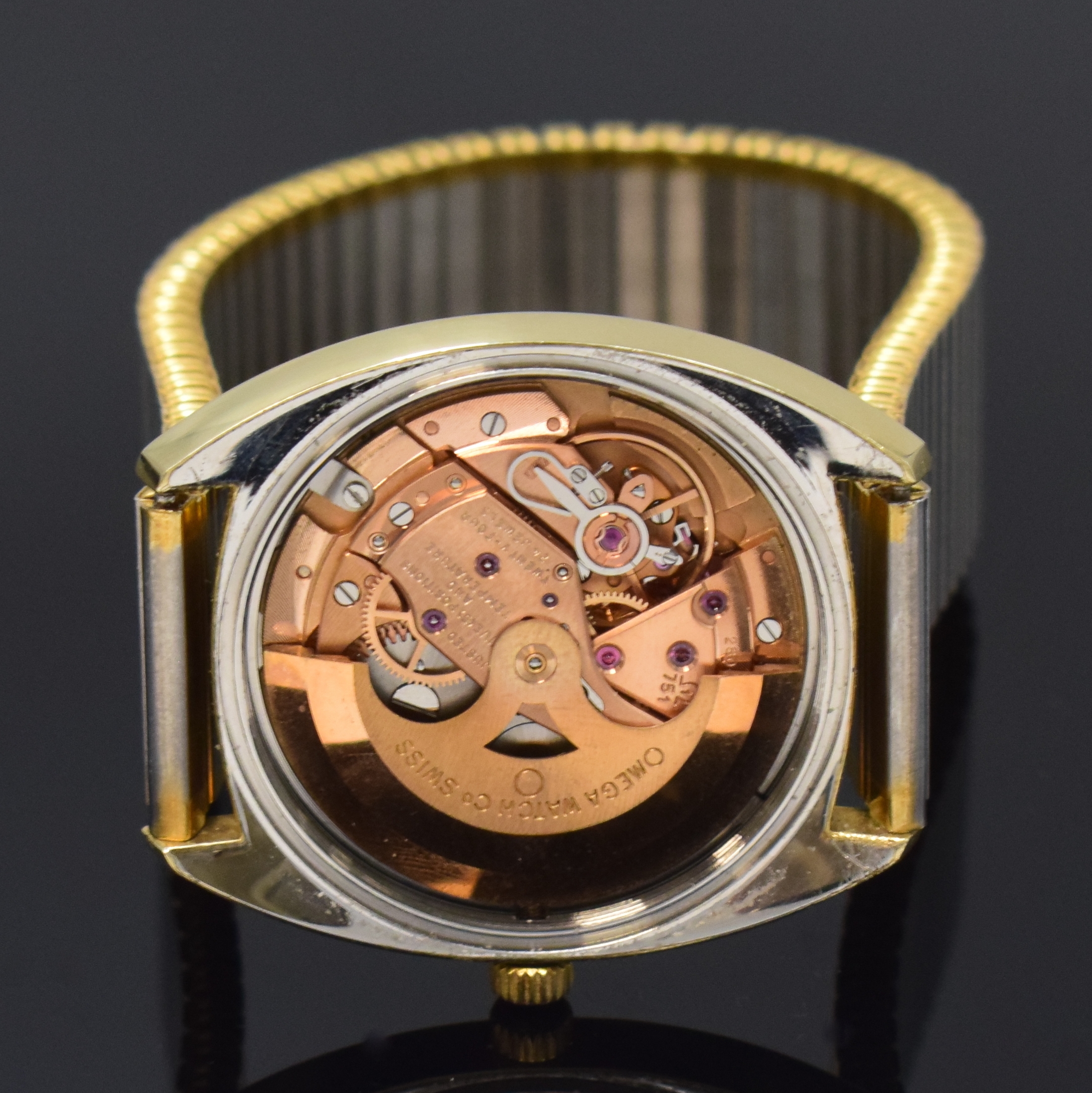 Detail e: OMEGA Constellation Chronometer Herrenarmbanduhr Referenz 168019, Schweiz um 1969, Automatik, verg. Geh. in Stahl, Boden m. Darst. Sternwarte ...