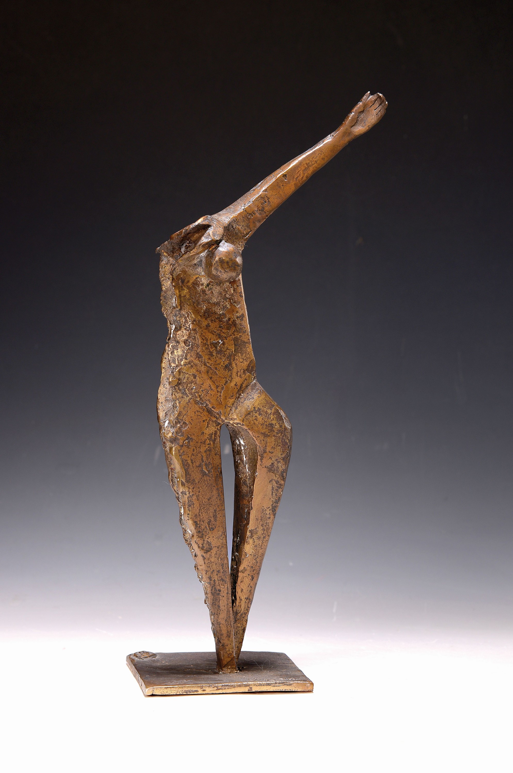 Detail k: Erich Sauer, geb. 1931 Frankenthal/Pfalz, Seveso, Bronzeskulptur, signiert, H. ca. 35cm, Sauer studierte bei Elisabeth T. Veith in Mannheim ...
