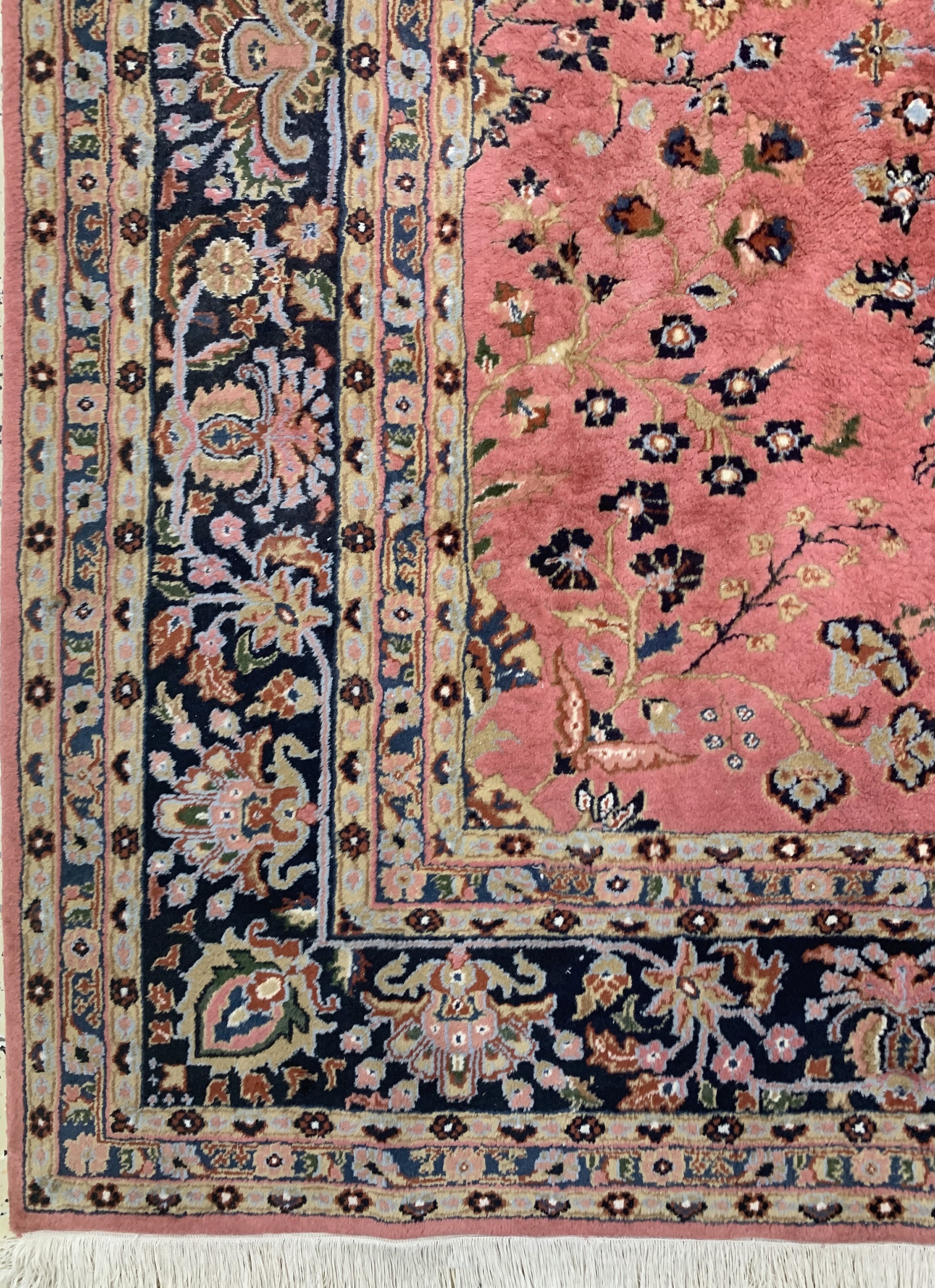 Detail b: Sarogh, Indien, ca. 60 Jahre, Wolle auf Baumwolle, ca. 341 x 254 cm, EHZ: 2