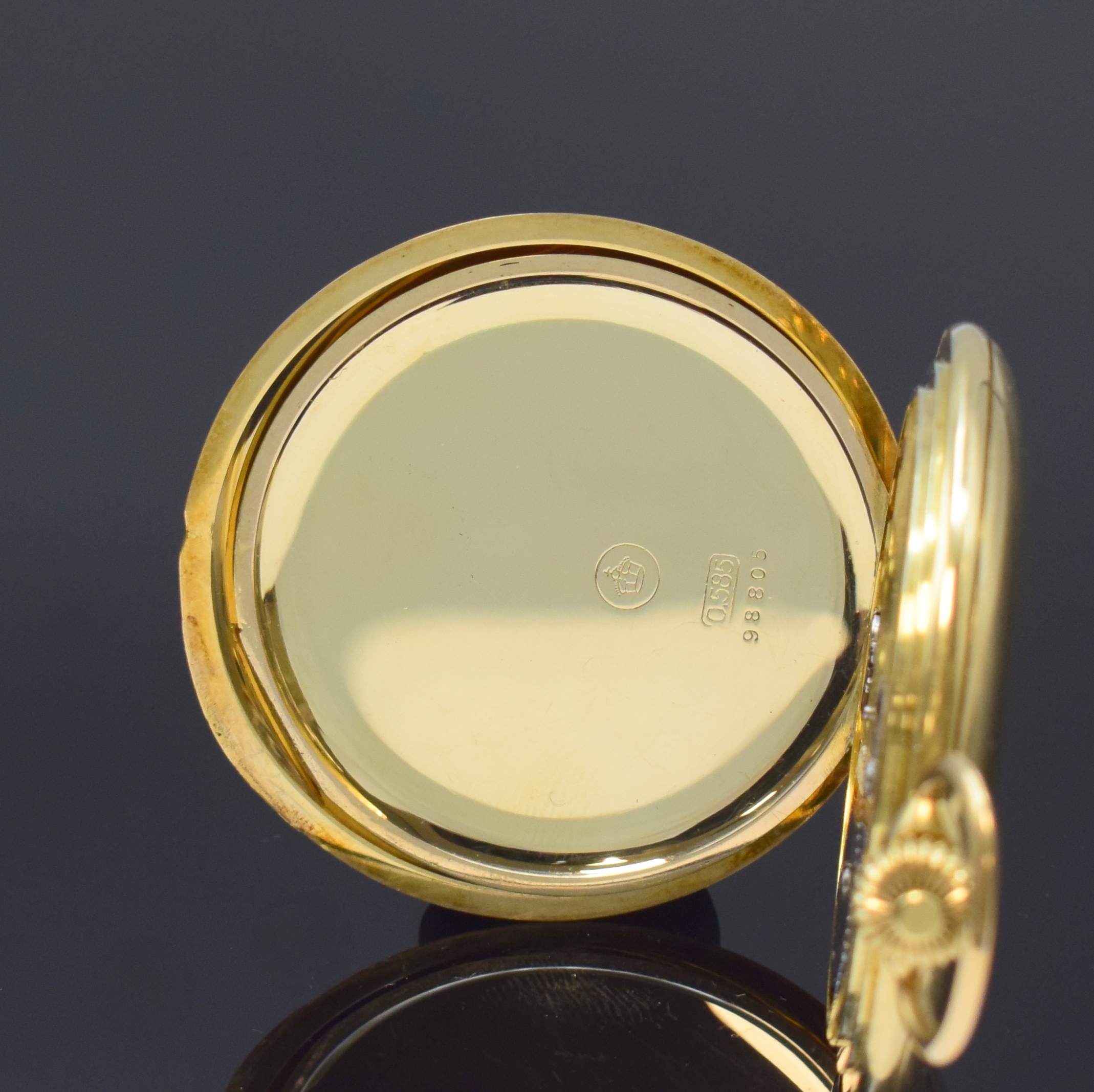 Detail e: DEUTSCHE UHRENFABRIKATION GLASHÜTTE A. Lange & Söhne Savonette in GG 585/000, Deutschland um 1925, Werk- u. Geh.-Nr. 98805, glattes 3- Deckel ...