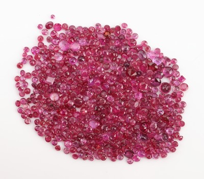 Image Lot rubies total approx. 30.11 ct , predominant round bevelled, different sizes and ...