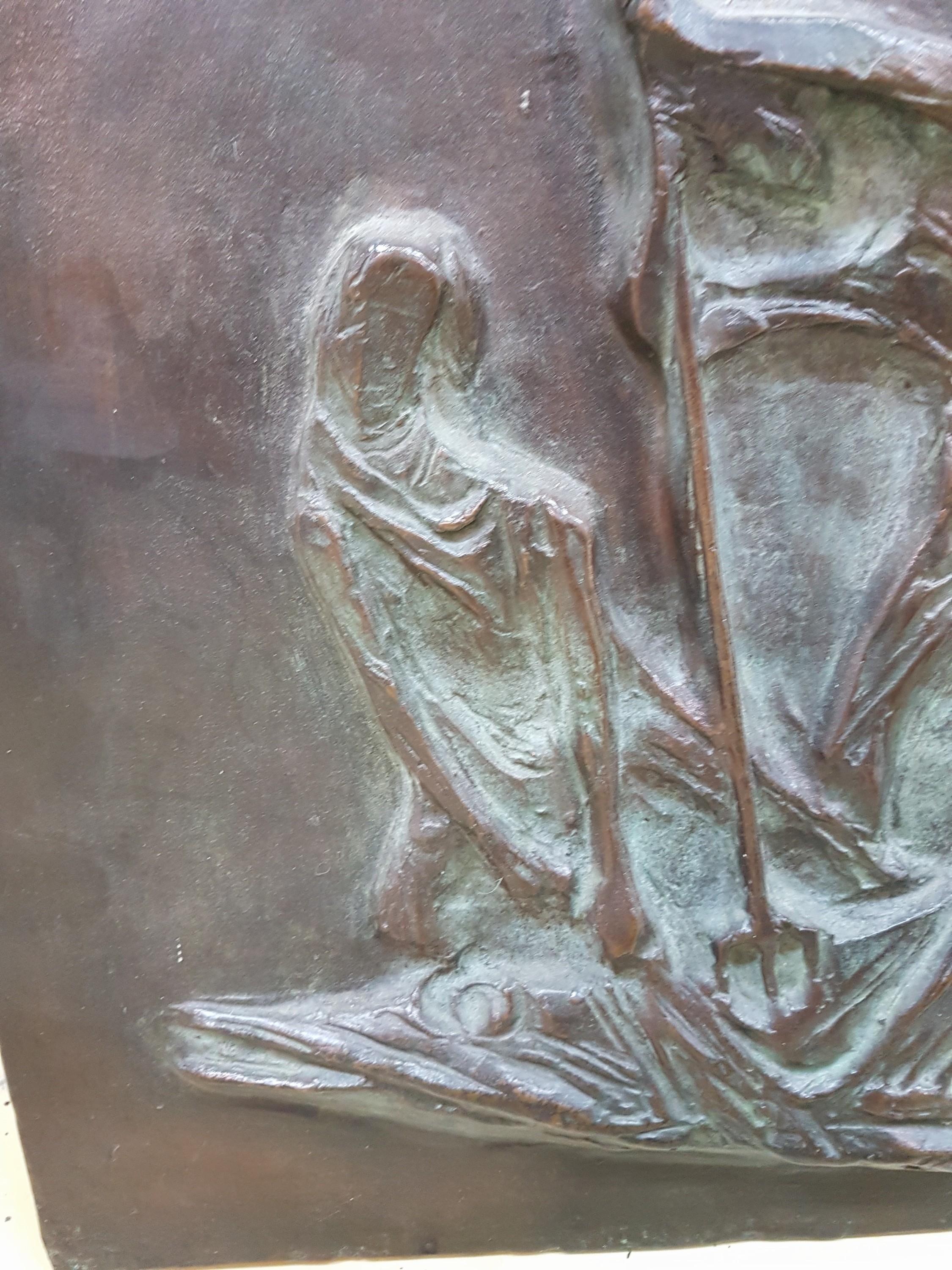 Detail d: Bronzerelief von Richard Menges, 1910-1998 Kaiserslautern, Der große Fischzug, wohl Modell zur großen Fassadenskulptur an der Stadtsparkasse ...