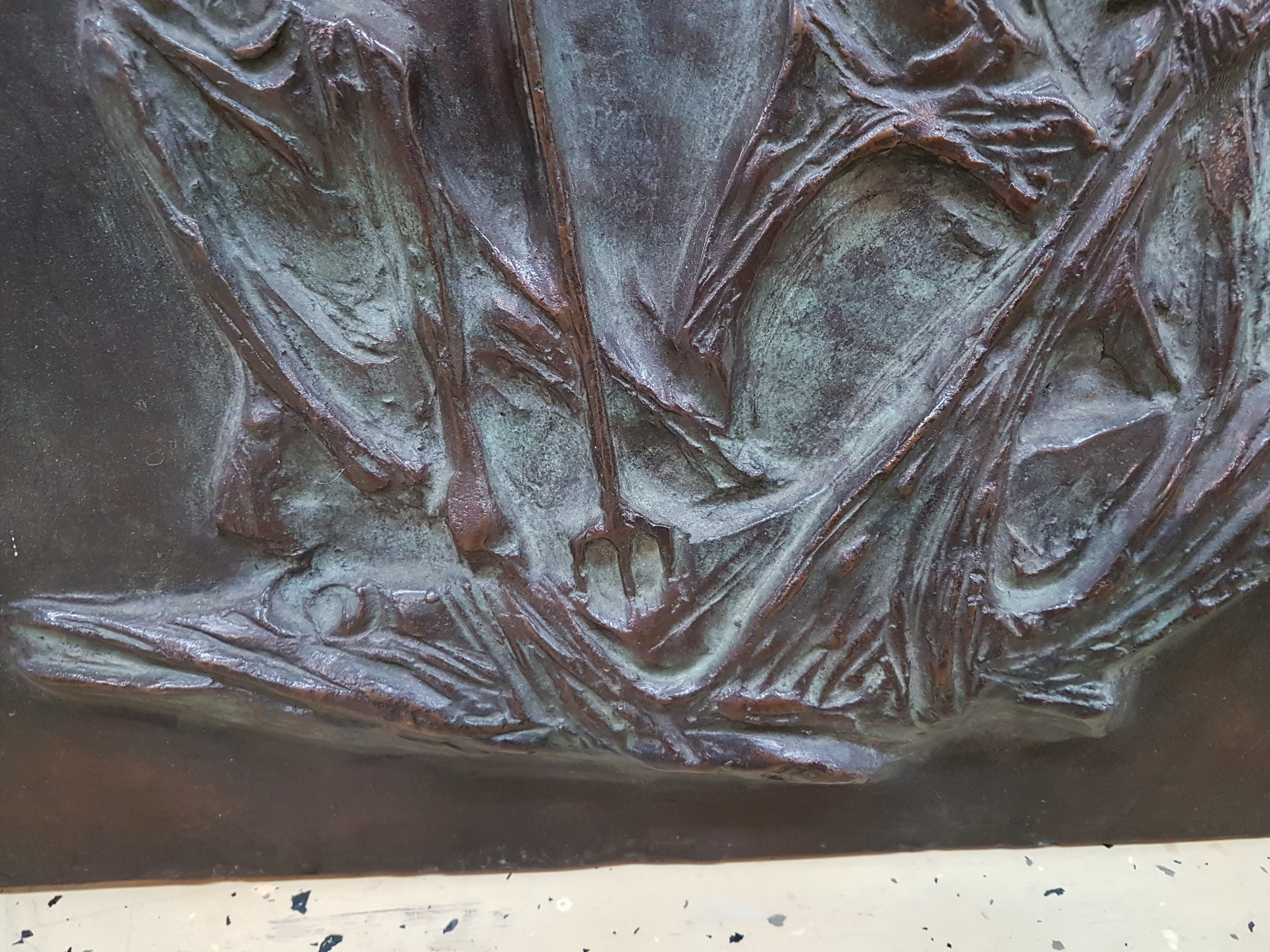 Detail f: Bronzerelief von Richard Menges, 1910-1998 Kaiserslautern, Der große Fischzug, wohl Modell zur großen Fassadenskulptur an der Stadtsparkasse ...