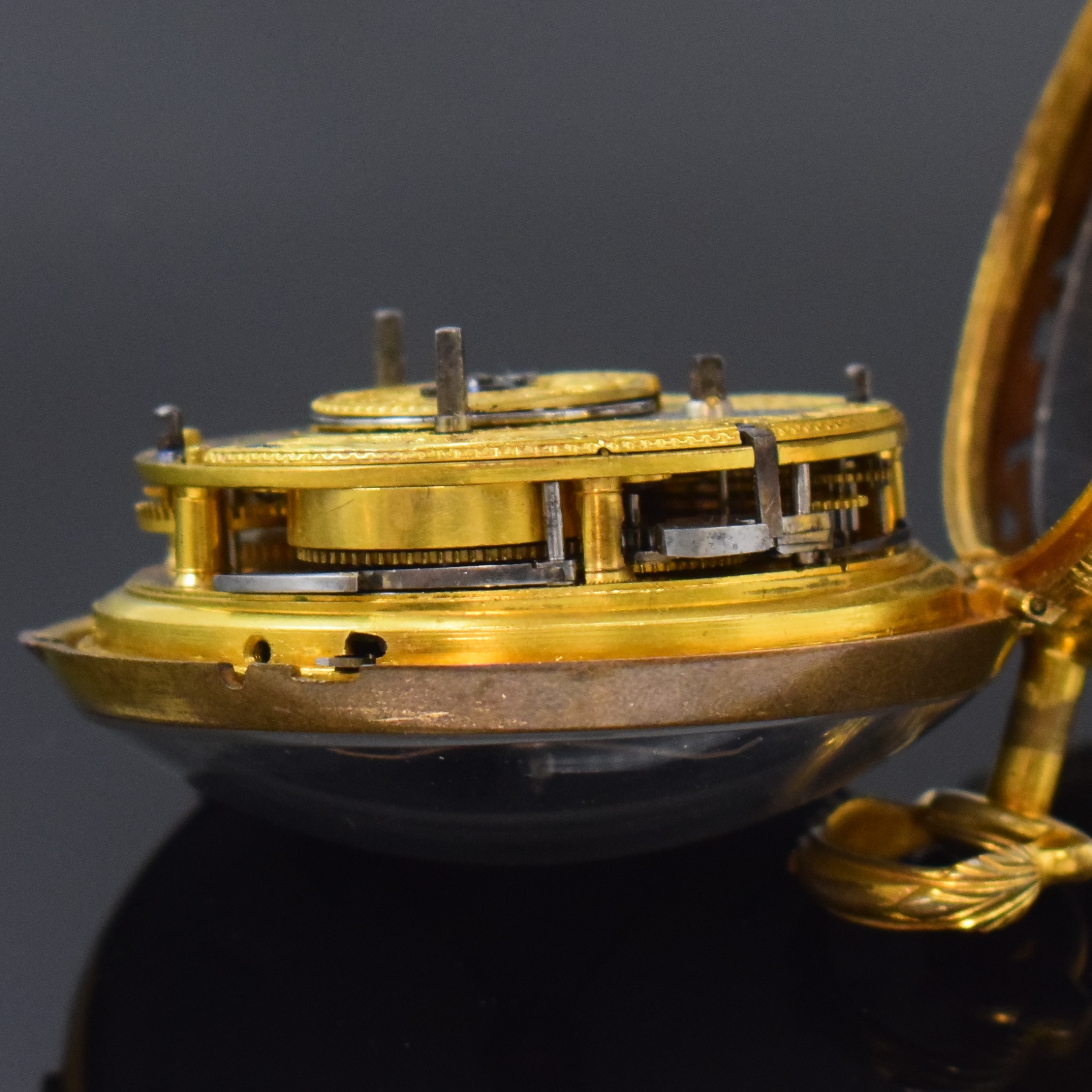 Detail g: TIM. WLLIAMSON seltene, große Spindeltaschenuhr mit 1/4 Stunden-Selbstschlag und Zentralsekunde, England um 1780, aufw. durchbrochen und gravierte, ...