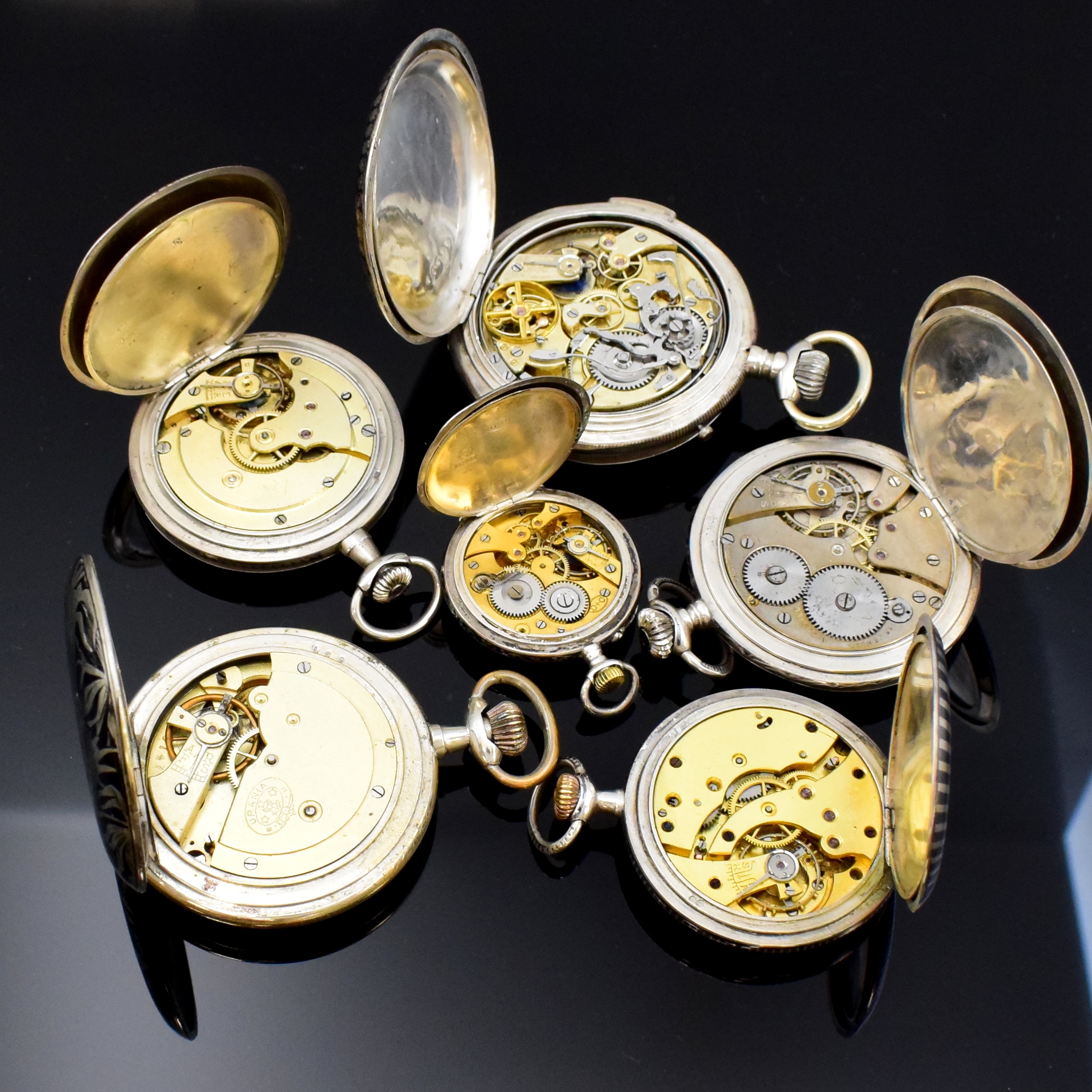 Detail c: Konvolut: 5 Tulasilber-Taschenuhren und eine Nickel Email-Savonette, Schweiz/Frankreich um 1900/1920, 3 x offene Geh., verschiedene Motive, 1 x mit ...