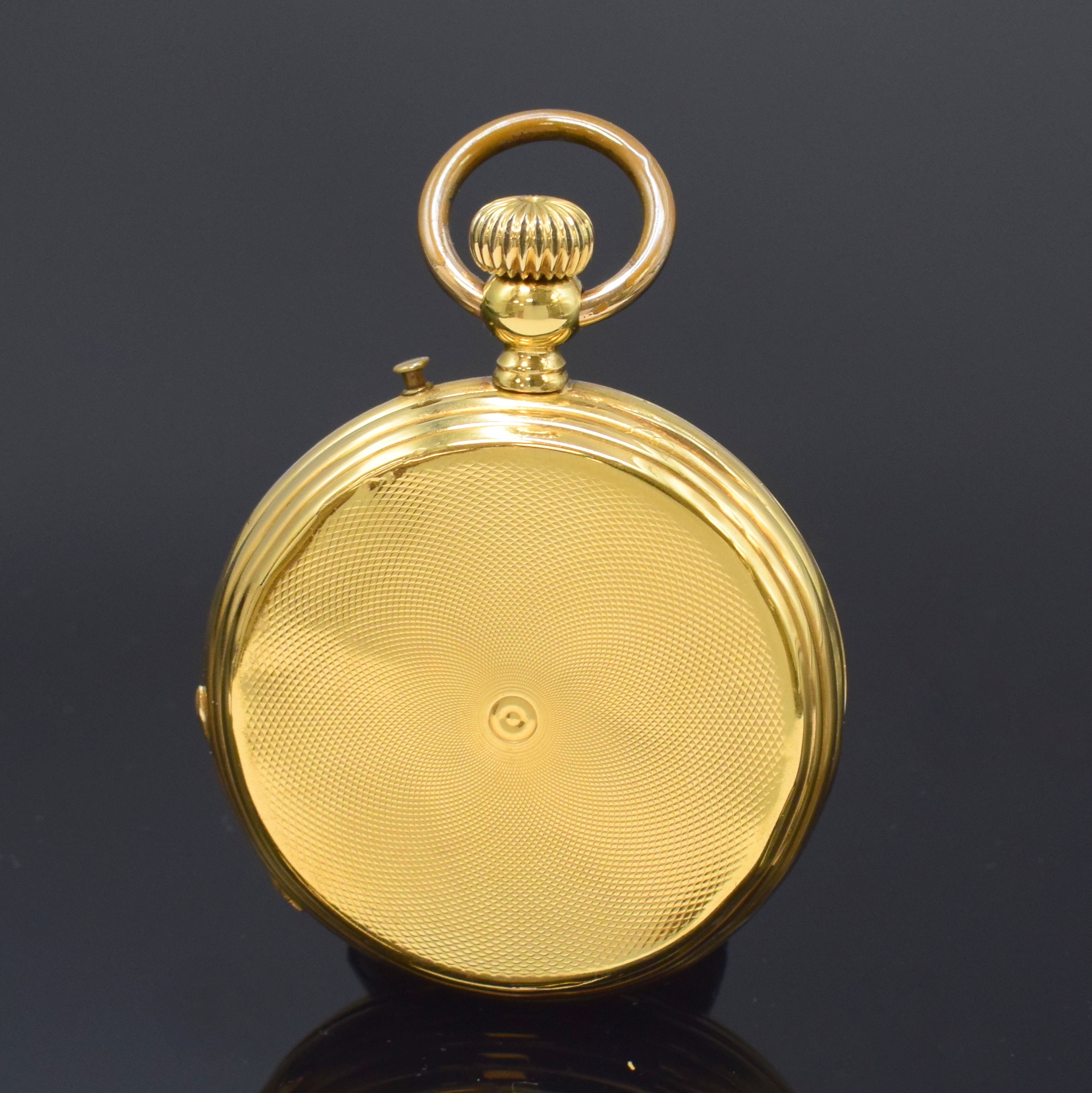 Detail c: Savonette Herrentaschenuhr in GG 750/000, Schweiz um 1880, guill., gestuftes 3-Deckel Goldgeh. dell., Emailzifferbl. m. röm. Zahlen, Zeiger später, ...
