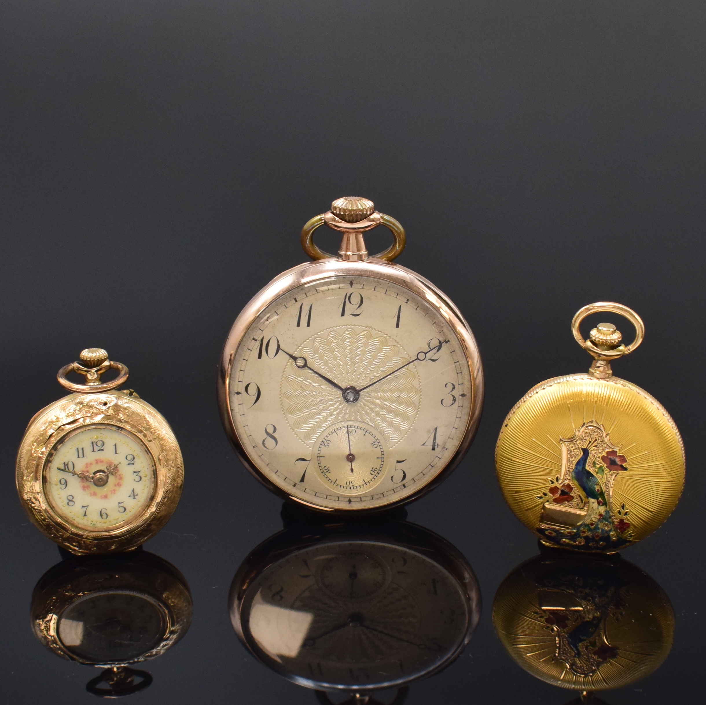 Detail a: Konvolut: 3 Goldtaschenuhren, Schweiz um 1890/1920, Kronenaufzug, 1 x offene Herrentaschenuhr in RG 333/000, silb. Zifferbl. guill., verg. Ankerw., ...
