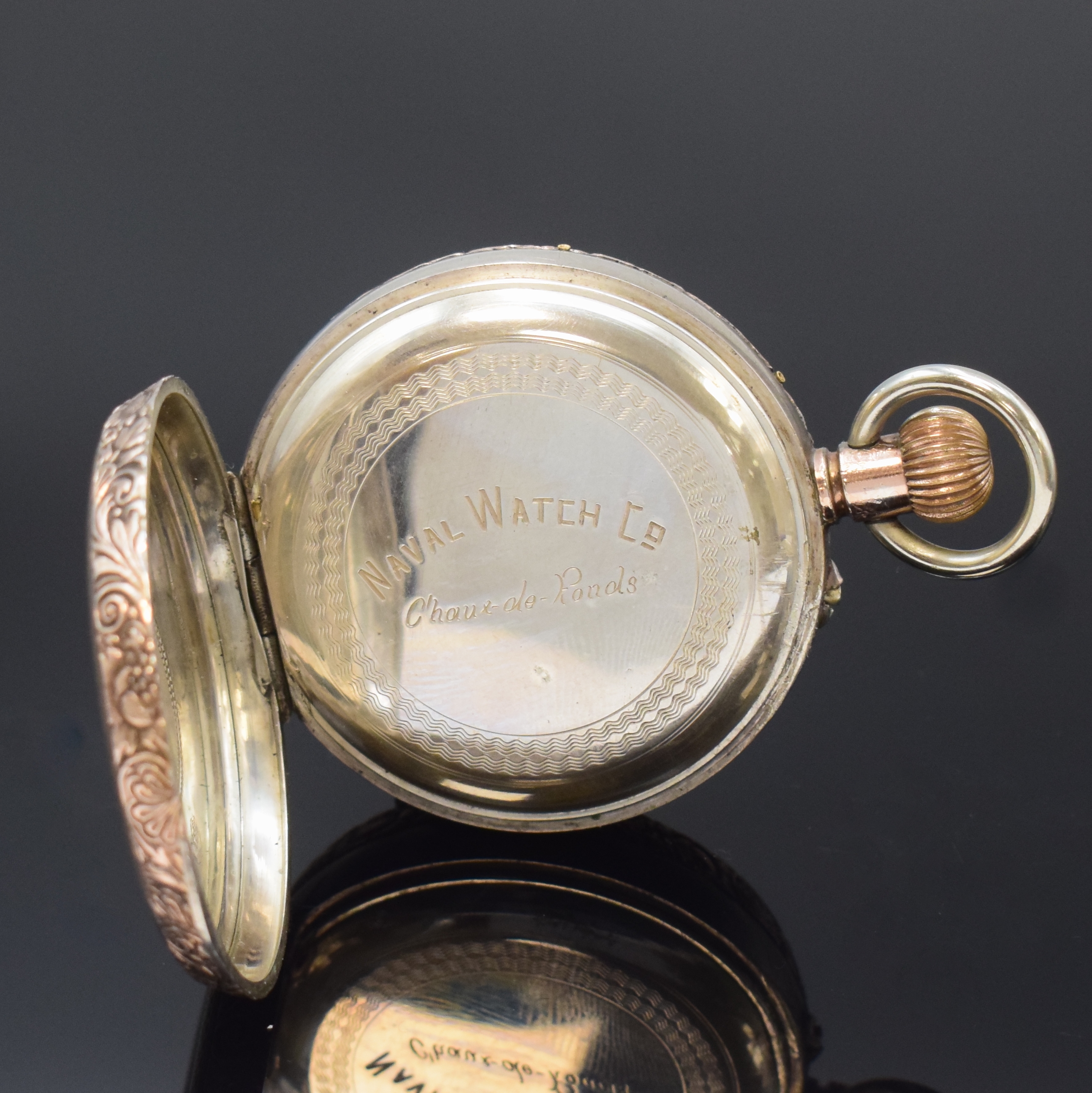 Detail c: NAVAL Watch Co. Chaux de Fonds offene Kalendertaschenuhr mit Mondphase, Schweiz um 1890, guill. und graviertes Silbergeh. m. verg. Rändern, 2-teil. ...