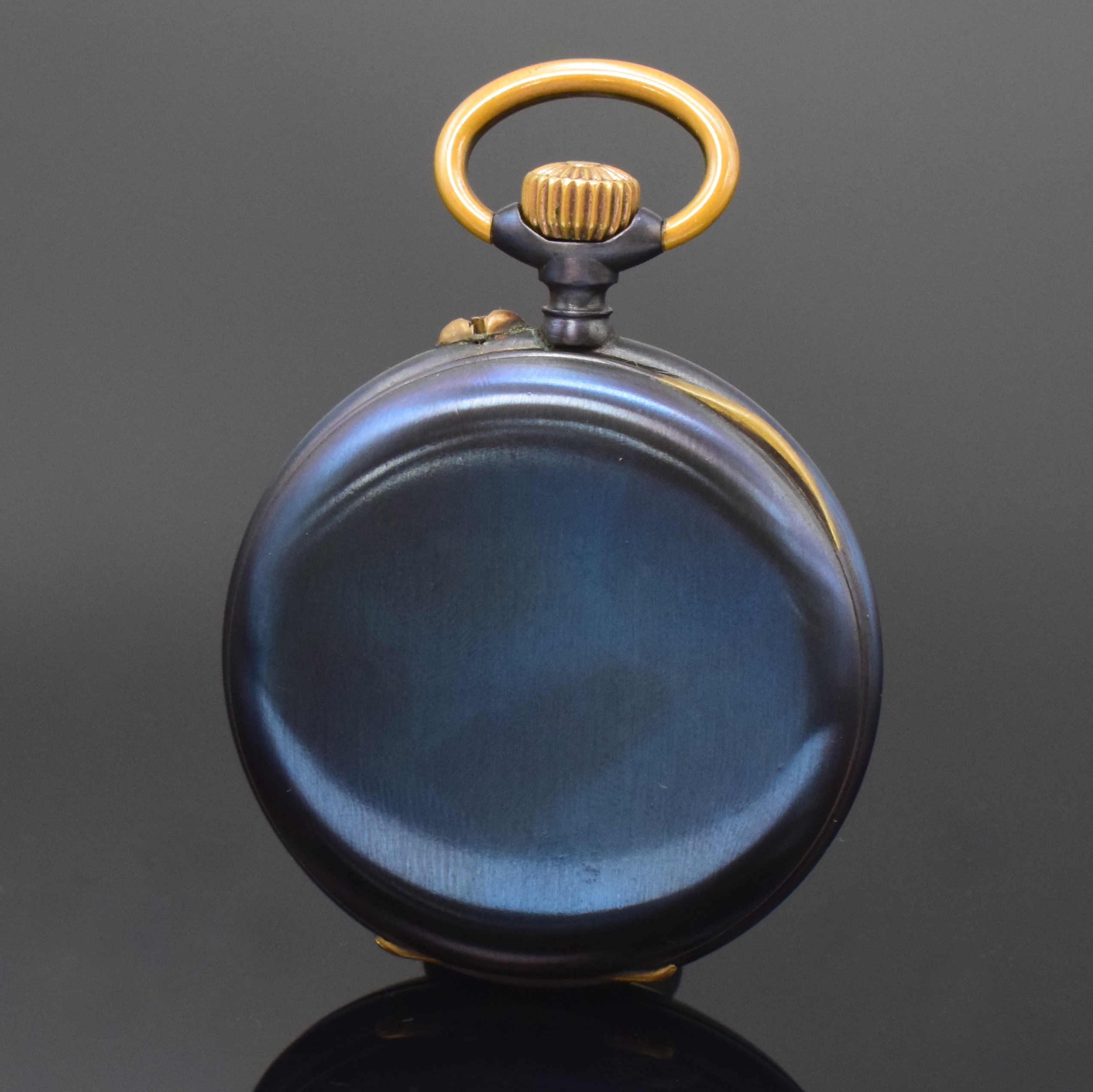 Detail a: Offene Weltzeittaschenuhr, Schweiz um 1900, brüniertes Eisengehäuse nachtr. gebl., Emailzifferbl. m. Anz. v. 6 Zeitzonen einstellbar über ...