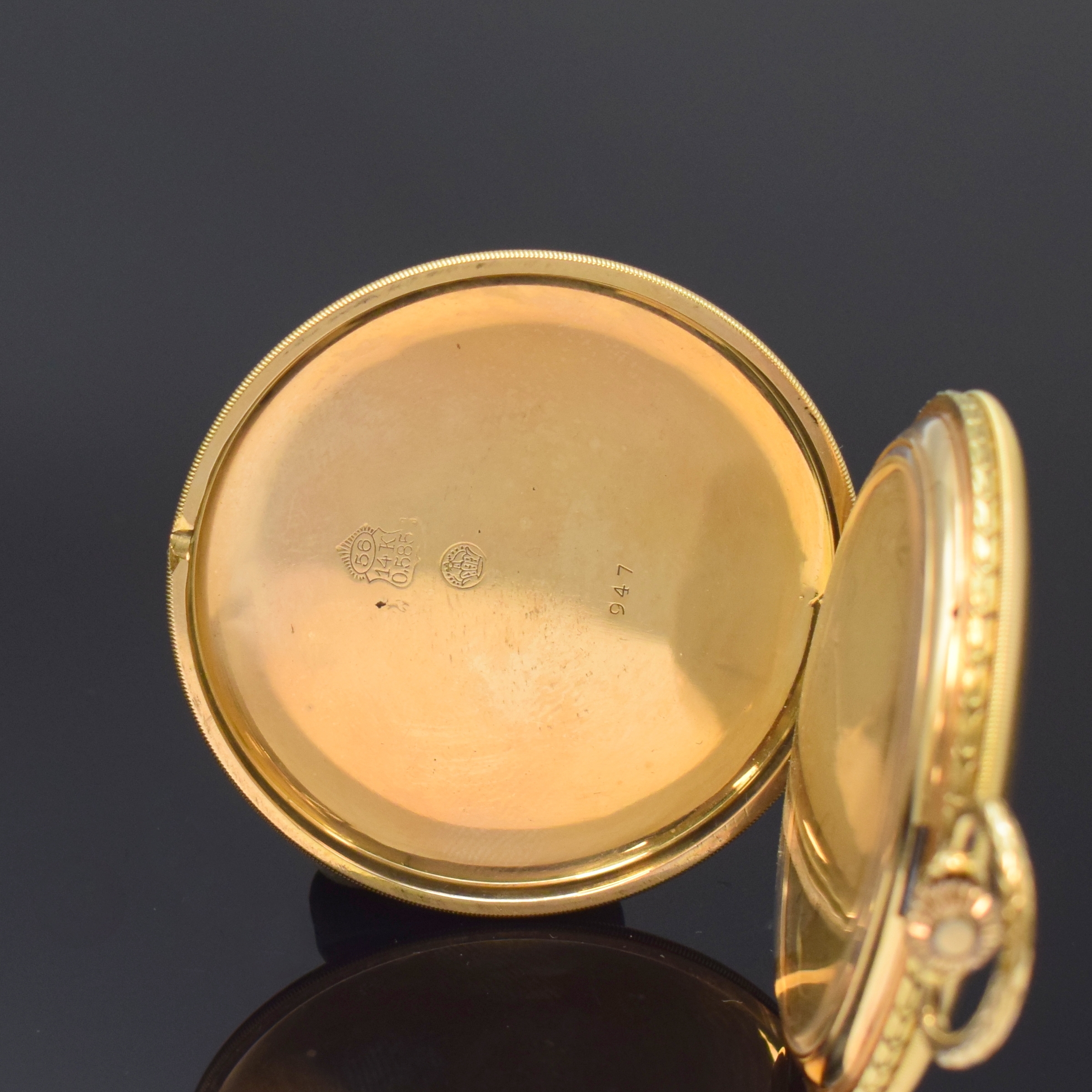 Detail a: RECORD WATCH Co. Savonette in GG 585/000, Schweiz um 1925, guill. 2 Deckel Goldgeh., gold. Zifferbl. pat., Zeiger später, vers. Werk m. Genfer ...
