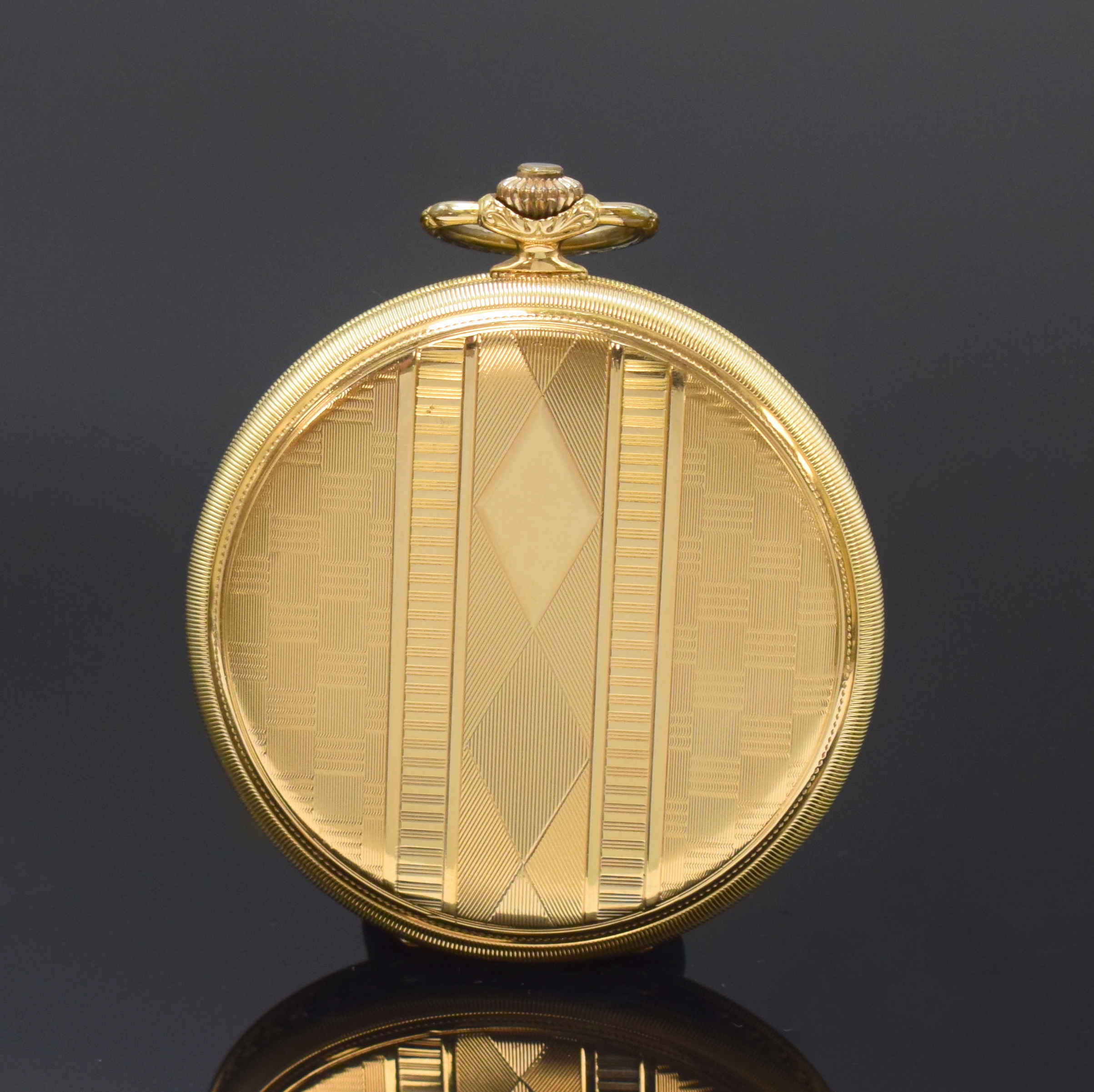 Detail b: RECORD WATCH Co. Savonette in GG 585/000, Schweiz um 1925, guill. 2 Deckel Goldgeh., gold. Zifferbl. pat., Zeiger später, vers. Werk m. Genfer ...