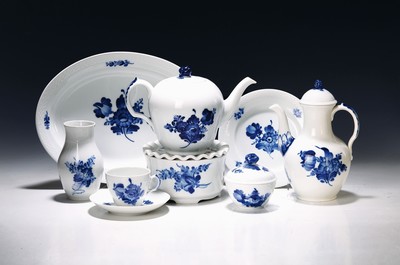 Image breakfast Set, Royal Copenhagen, Blue flower, 20th c., porcelain, 6 coffee and 6 tea cups ...