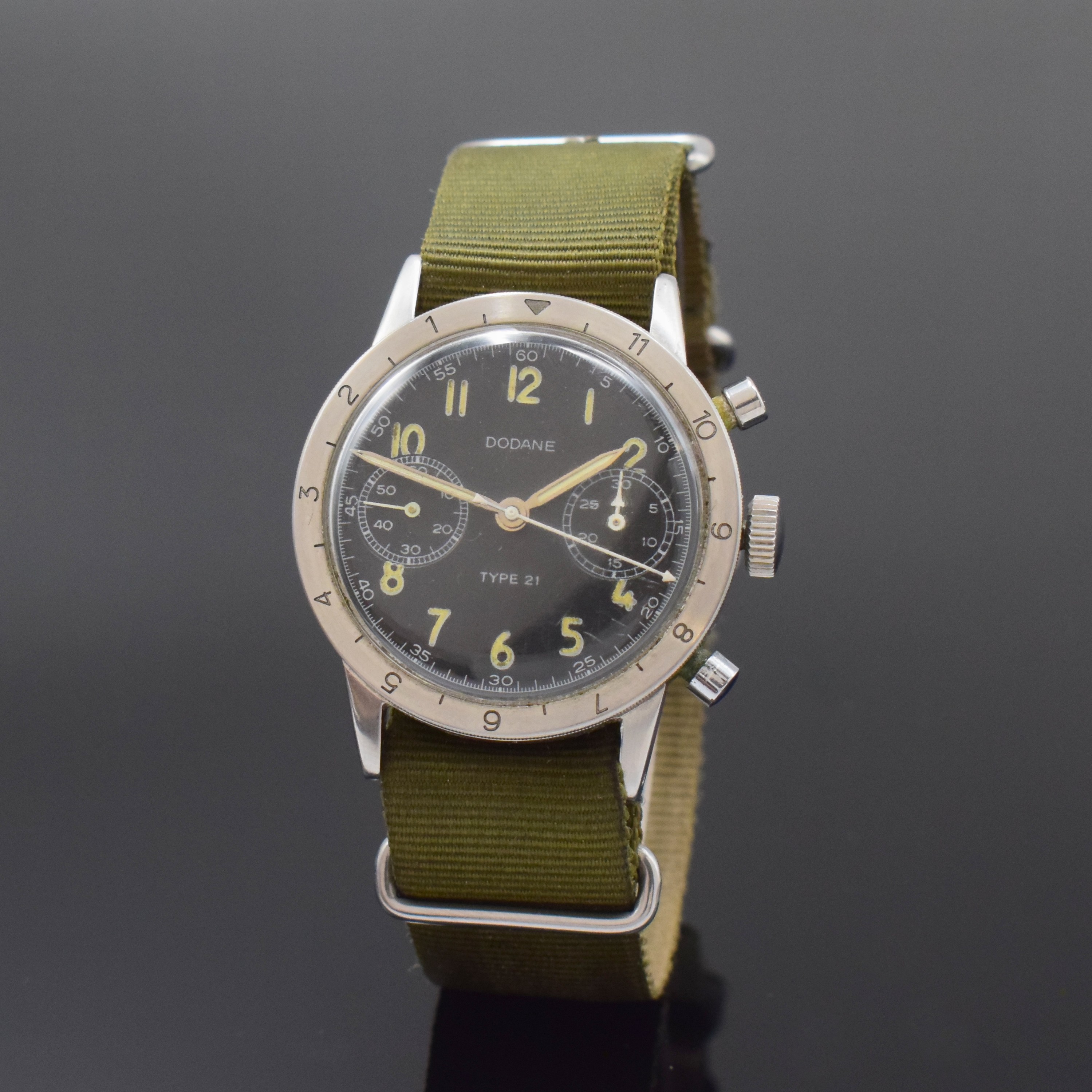 DODANE Type 21 Flyback Flieger- Schaltradchronograph Kaliber Valjoux 222 in Stahl, Schweiz um 1960, Handaufzug, verschr. Geh., beids. drehb. ...