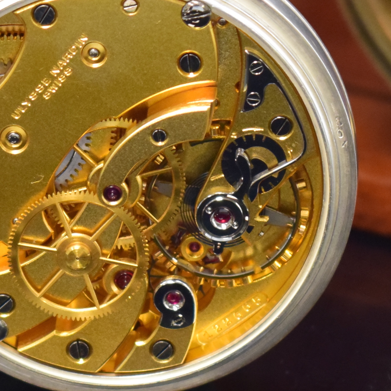 Detail d: ULYSSE NARDIN Beobachtungsuhr der britischen Marine in Silber, Schweiz um 1940, verschr. Sterlingsilbergeh., Boden m. Militärgravur, Lunette ohne ...