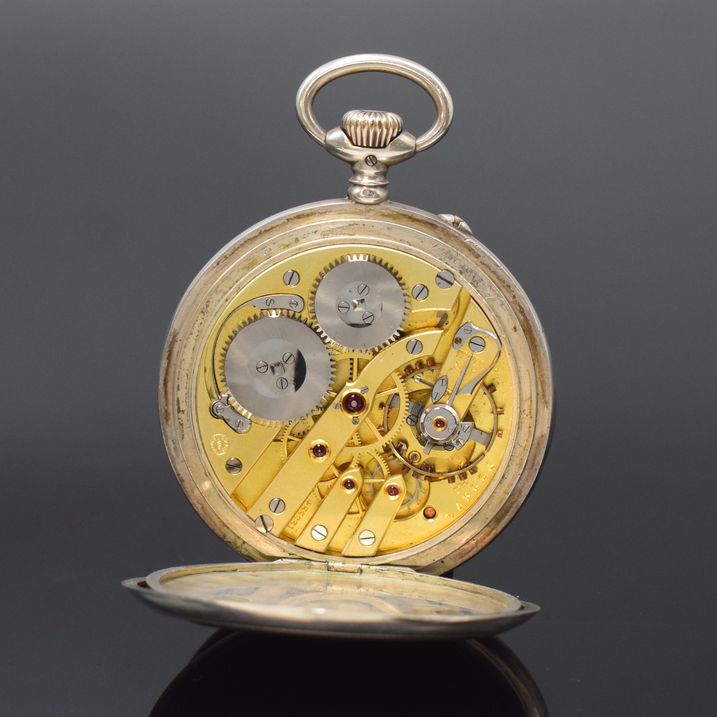 Detail e: IWC offene Silbertaschenuhr Kaliber 65, Schweiz um 1920, Streifen-guill. Geh., sign. Cuvette, sign. Emailzifferbl. m. Breguet- Zahlen, kl. Sek. b. 6, ...