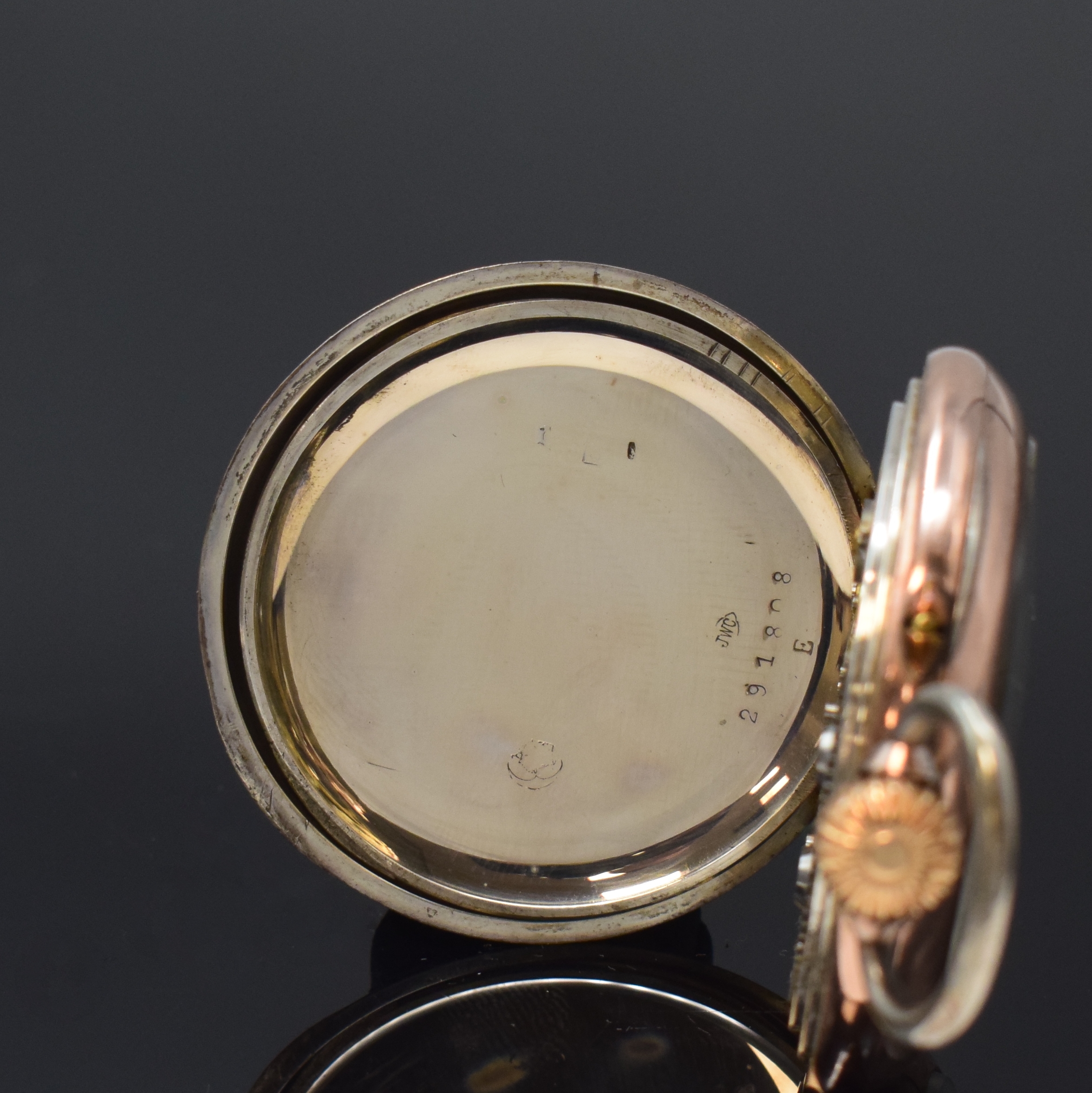 Detail d: IWC offene Silbertaschenuhr Kaliber 52, Schweiz um 1903, guill. Geh. m. verg. Rändern, sign. Emailzifferbl. m. feinen röm. Zahlen, kl. Sek. b. 6, ...
