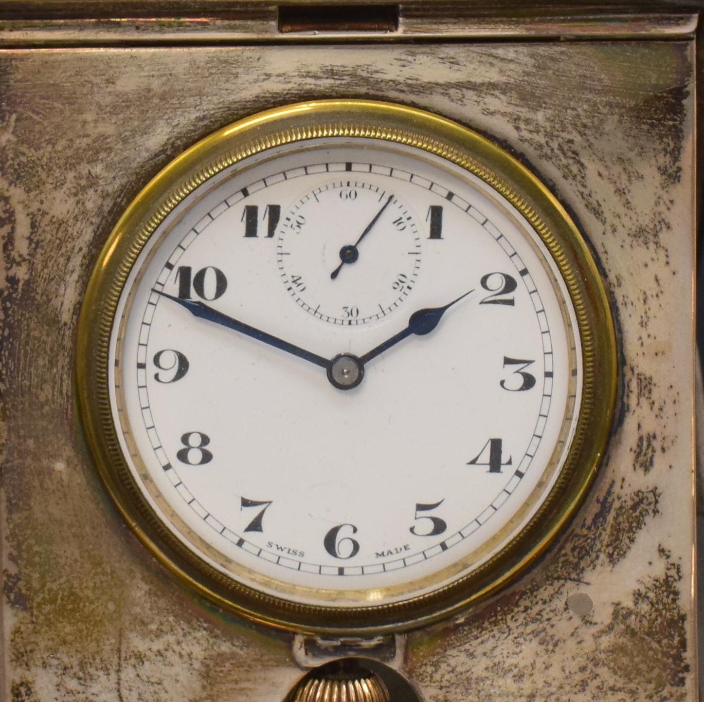 Detail a: DOXA Reiseuhr im Sterlingsilber-Gehäuse, London lt. Hallmark 1921, Handaufzug, aufklappbares Geh. dell., Scharnierboden, Emailzifferbl. m. arab. ...