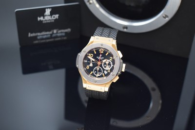 26791527a - HUBLOT rare, to 250 pieces limited chronograph Big Bang reference 301.PT.130RX, self winding, 18k pink gold & tantalum combined including original rubber strap with original deployant clasp, on both sides glazed, case back to bezel 6-times screwed, black dial with applied indices, display of hours, minutes, constant second, date & chronograph, diameter approx. 44 mm, original box & papers, condition 2