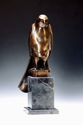 Image Bronzeskulptur nach Wilhelm Krieger (1877 Norderney-1945 Herrsching), Turmfalke, vorne ...