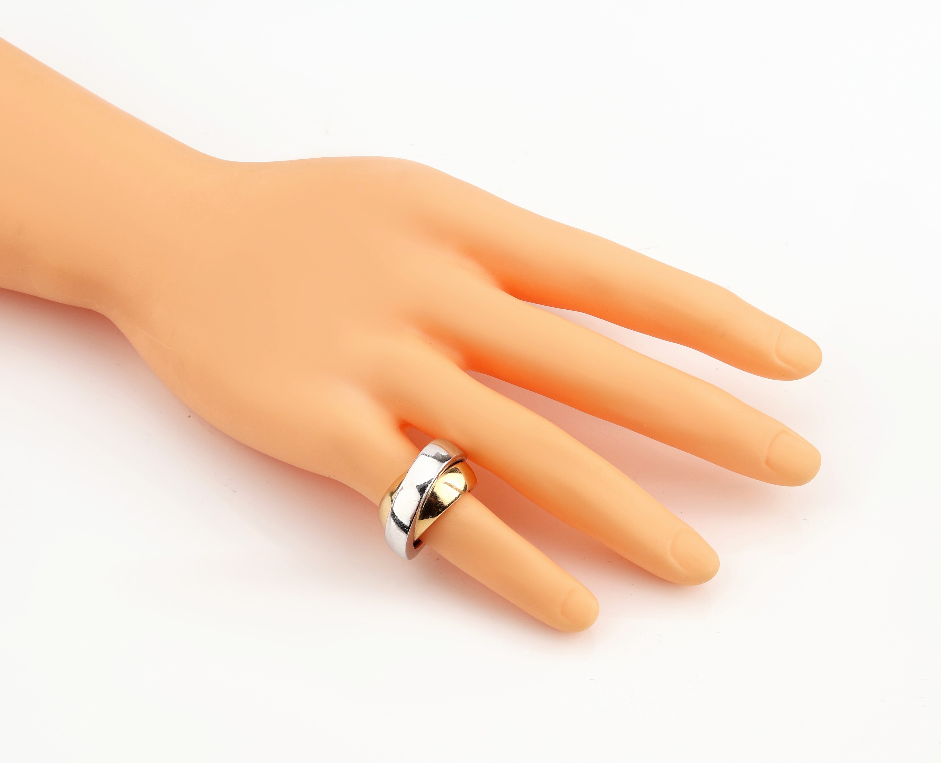 Detail a: 14 kt Gold Ring, ca. 18.9 g, GG/WG 585/000,Ringschienen in sich verschlungen, RW 56, ca. 18.9 g