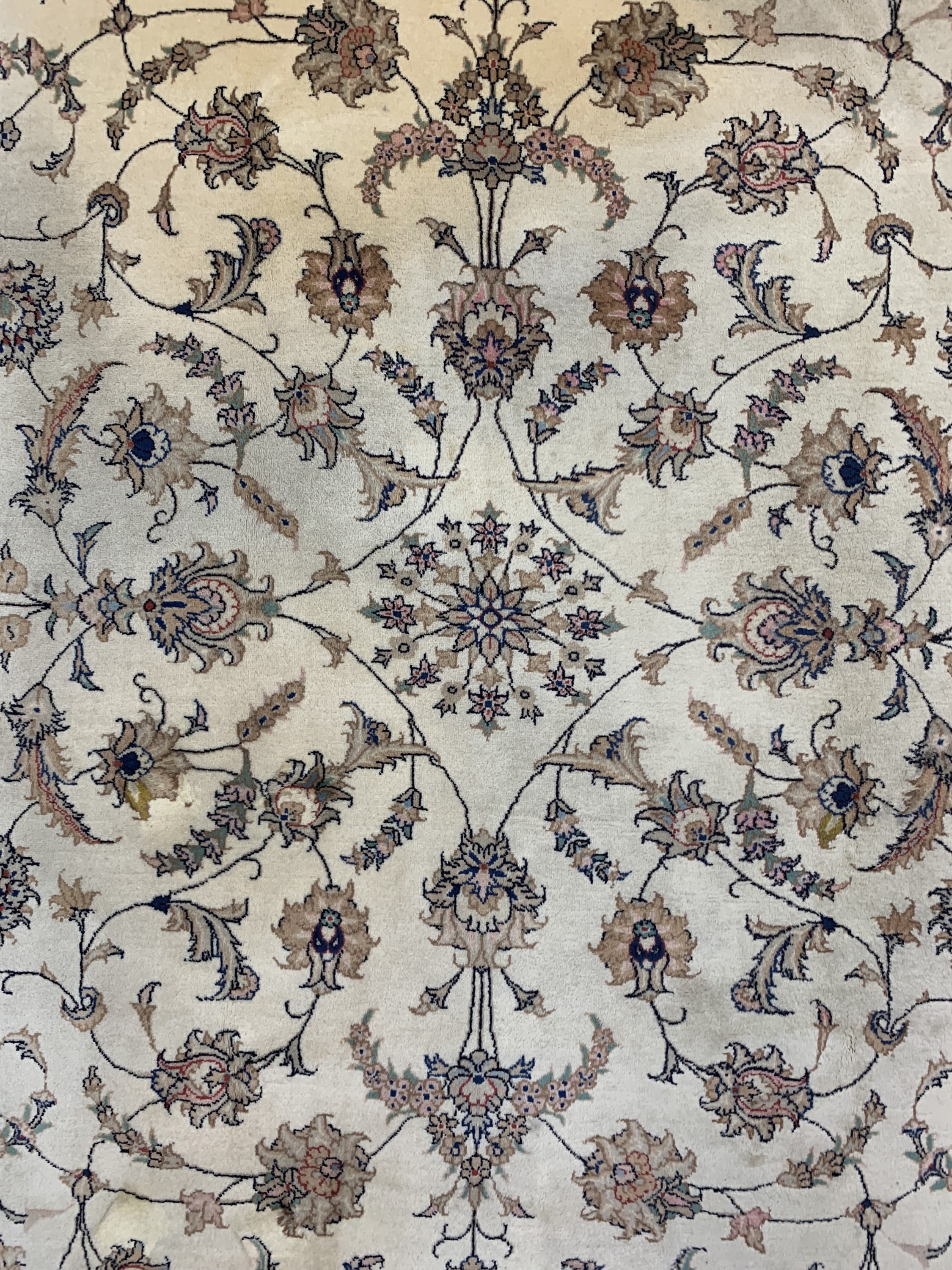 Detail c: Kaschmar, Persien, Ende 20.Jhd, Wolle auf Baumwolle, ca. 290 x 250 cm, EHZ: 2(Fleckig)