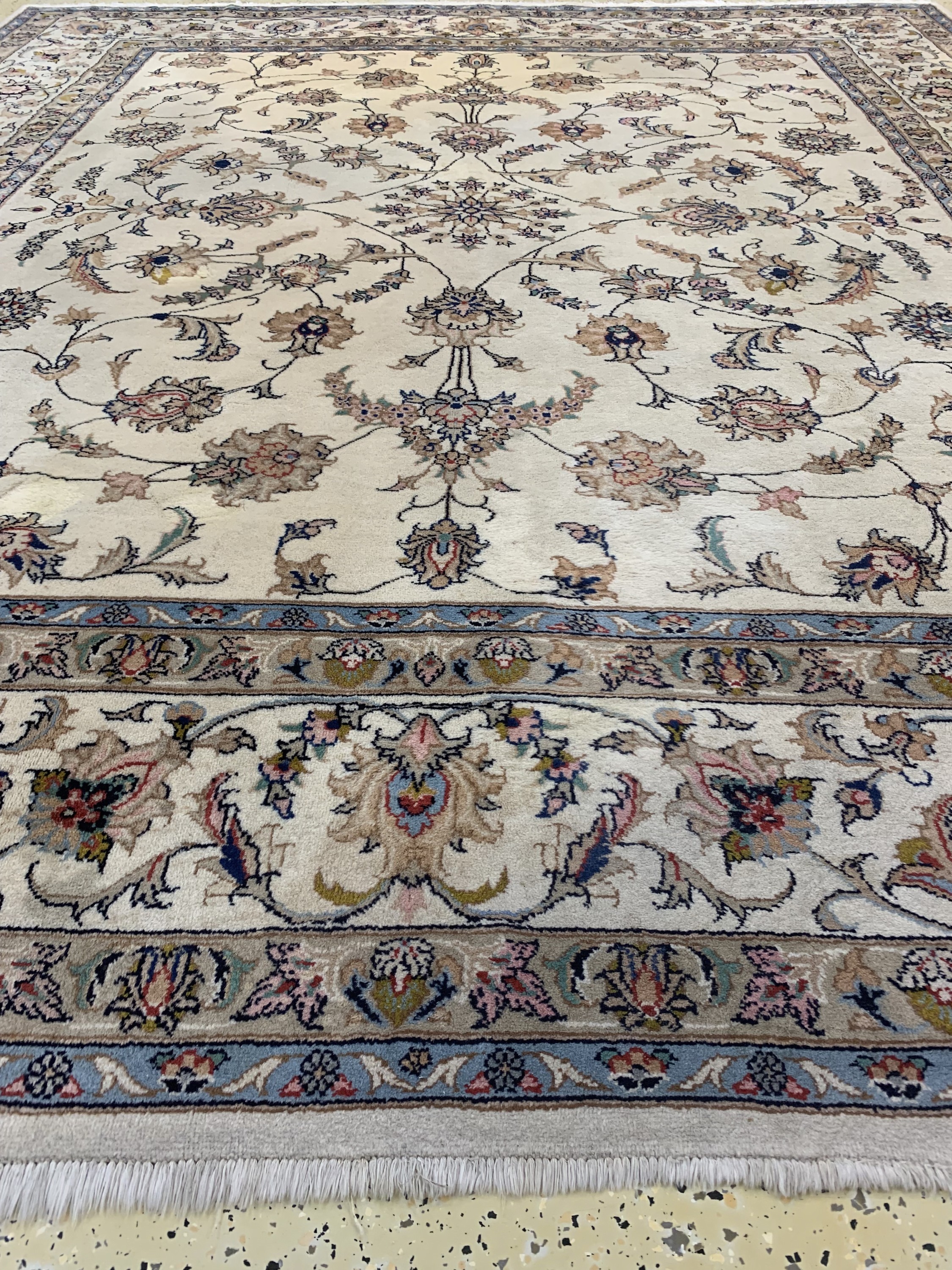 Detail d: Kaschmar, Persien, Ende 20.Jhd, Wolle auf Baumwolle, ca. 290 x 250 cm, EHZ: 2(Fleckig)