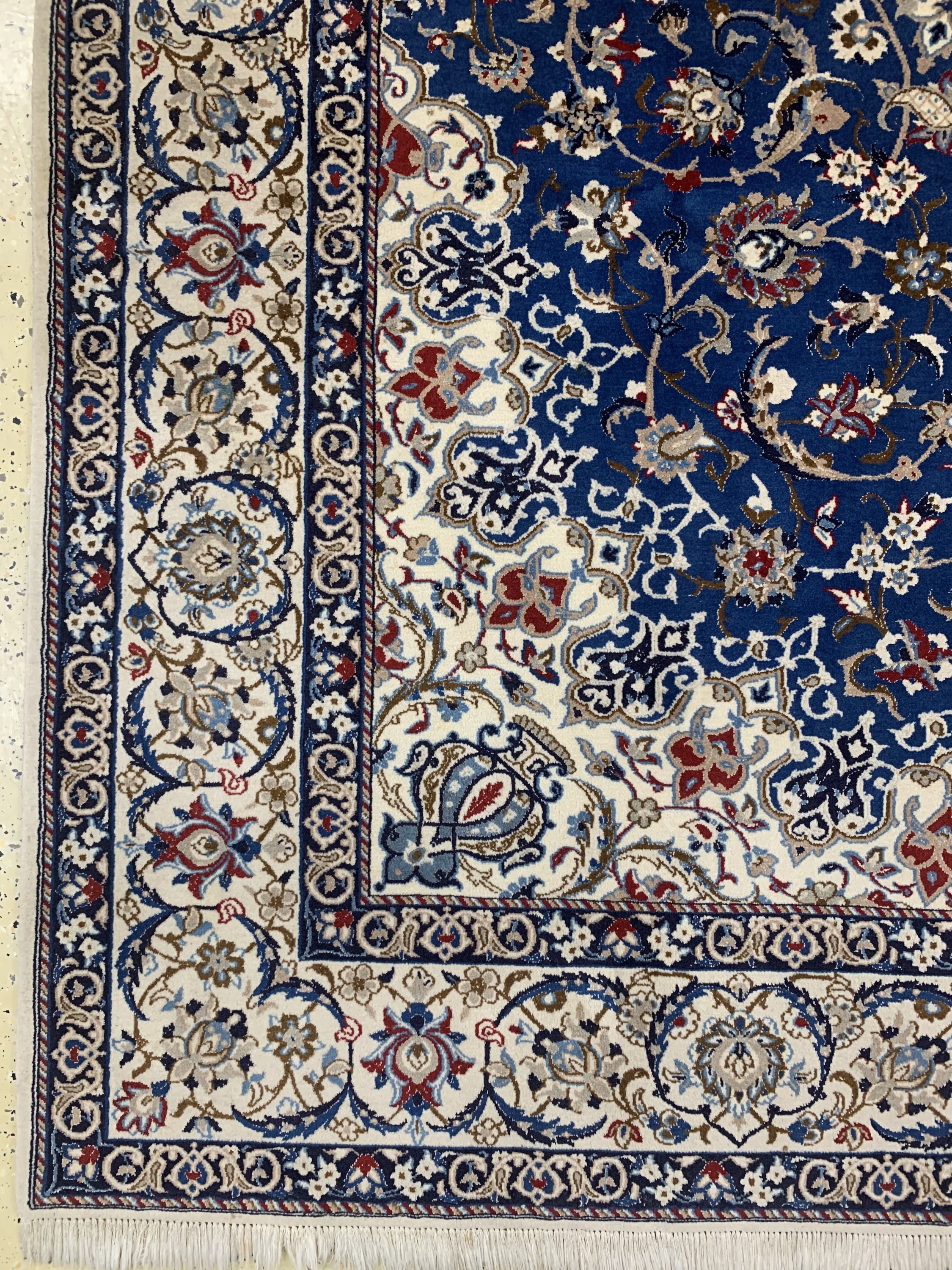 Detail b: Nain fein(9 La), Persien, Ende 20.Jhd, Korkwolle mit Seide, ca. 315 x 212 cm, EHZ: 2, (minimal Mottenfraß am Rand)