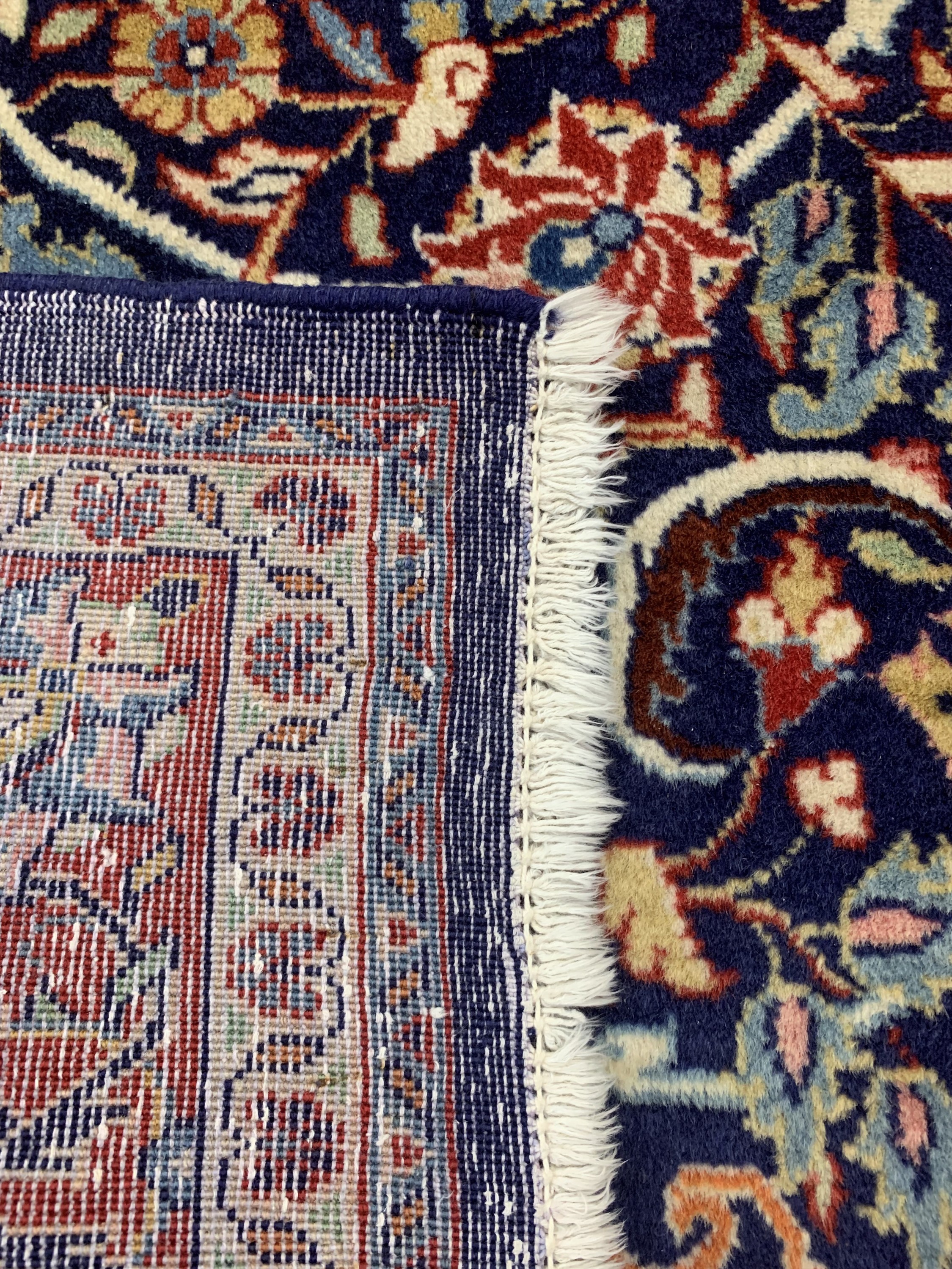 Detail e: Sarogh, Persien, Mitte 20.Jhd, Wolle auf Baumwolle, ca. 215 x 135 cm, EHZ: 2