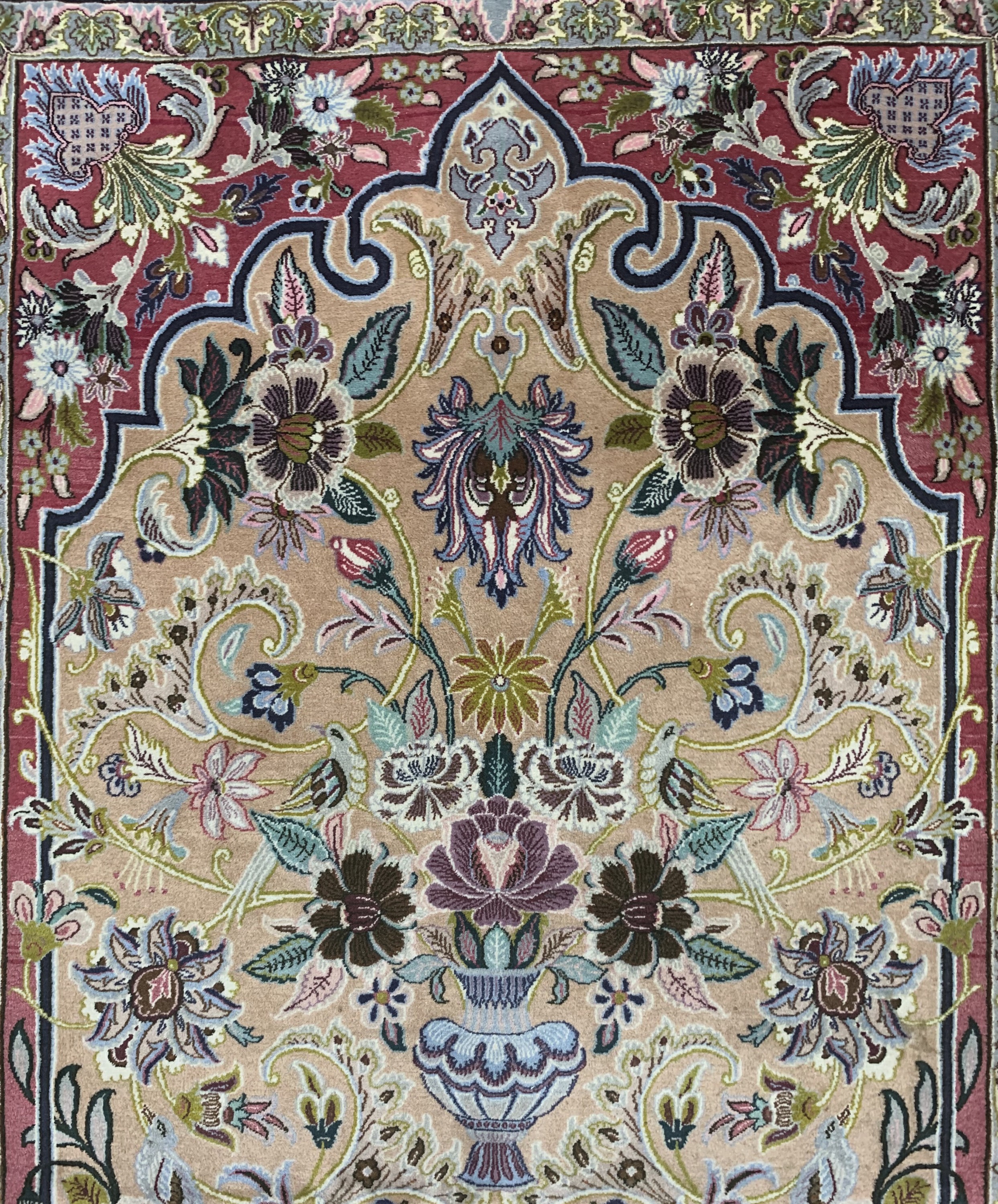 Detail c: Esfahan fein, Persien, Mitte 20.Jhd, Korkwolle auf Seide, ca. 173 x 113 cm, EHZ: 1-2, (gleichmäßig verblasst)