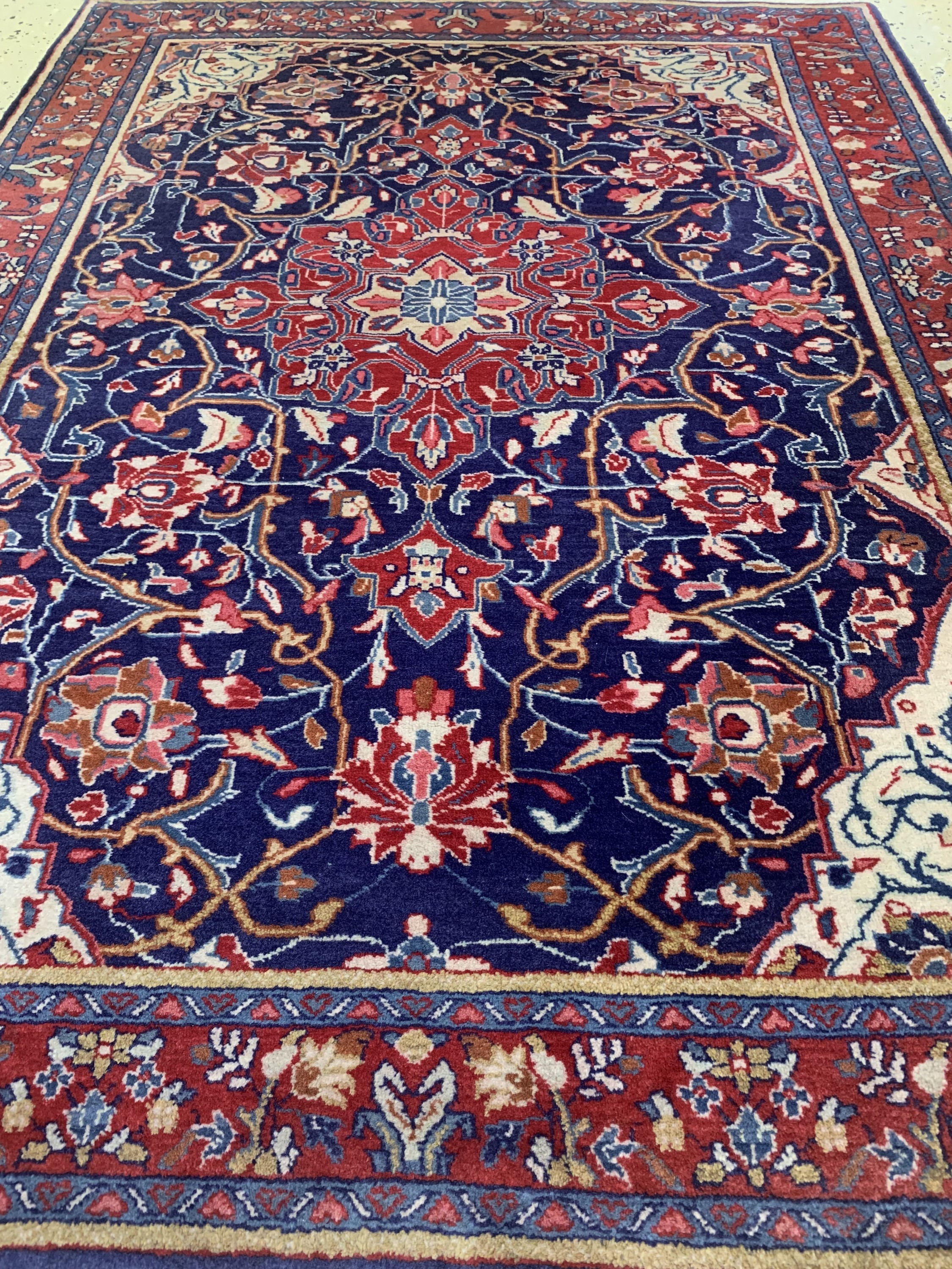 Detail c: Sarogh, Persien, Mitte 20.Jhd, Wolle auf Baumwolle, ca. 148 x 112 cm, EHZ: 1-2