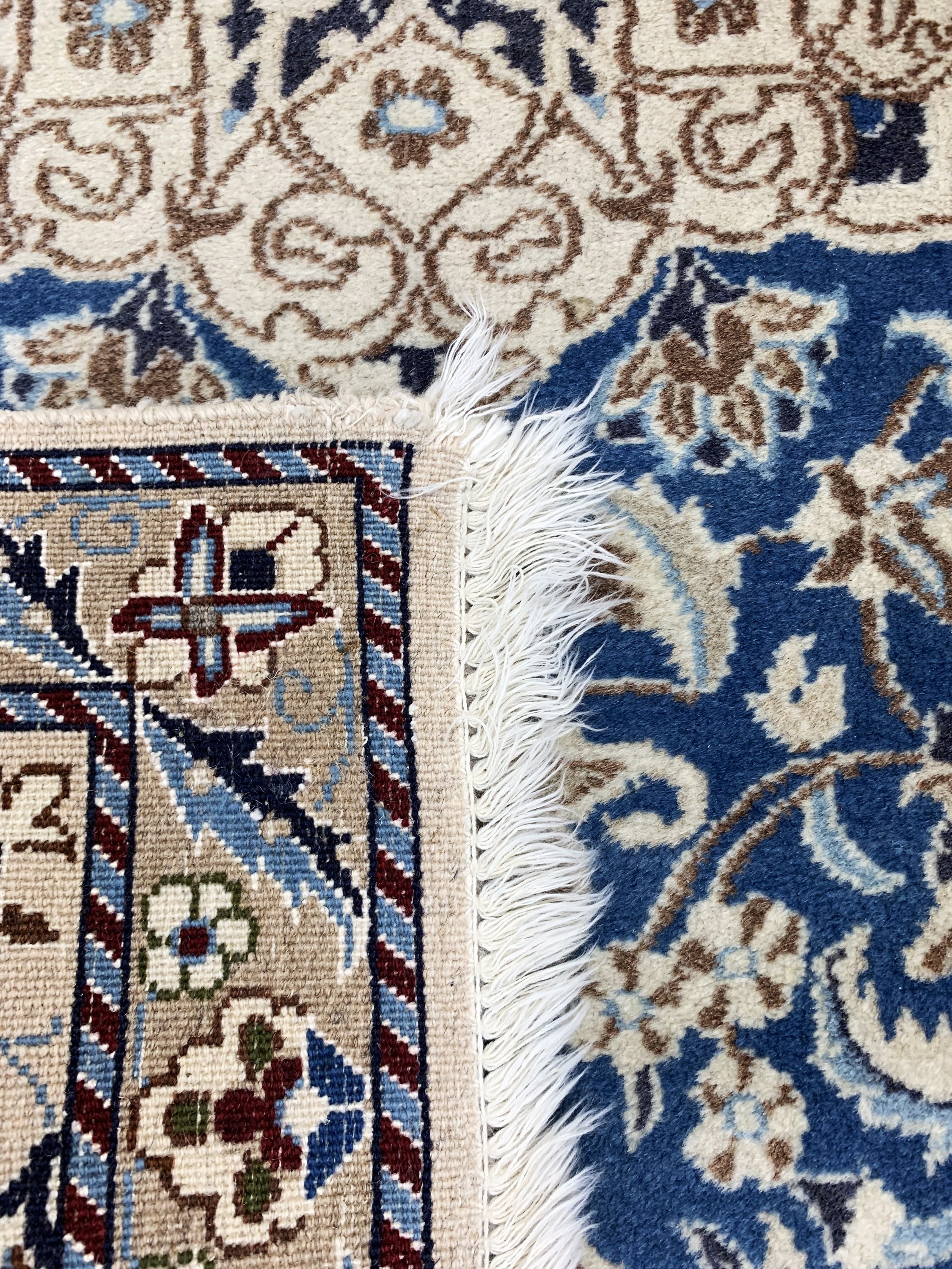 Detail f: 2 Lots Nain fein(9 La), Persien, Ende 20.Jhd, Korkwolle mit Seide, ca. 160 x 95 cm, EHZ: 2