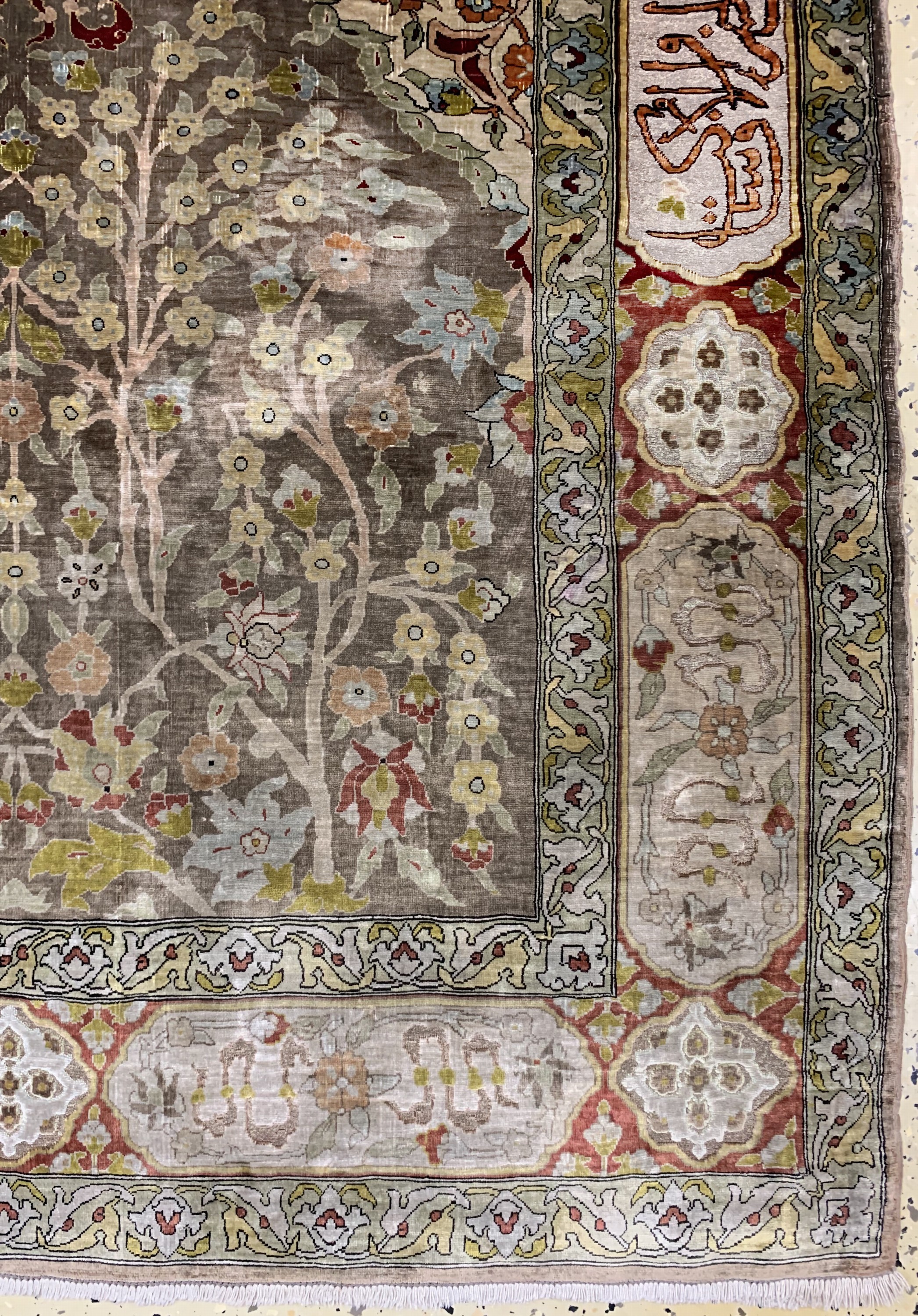 Detail a: Hereke Seide fein, Türkei, signiert, Mitte 20.Jhd, reine Naturseide, ca. 140 x 105 cm, ca. 1,0 Mio. Kn/qm, EHZ: 3