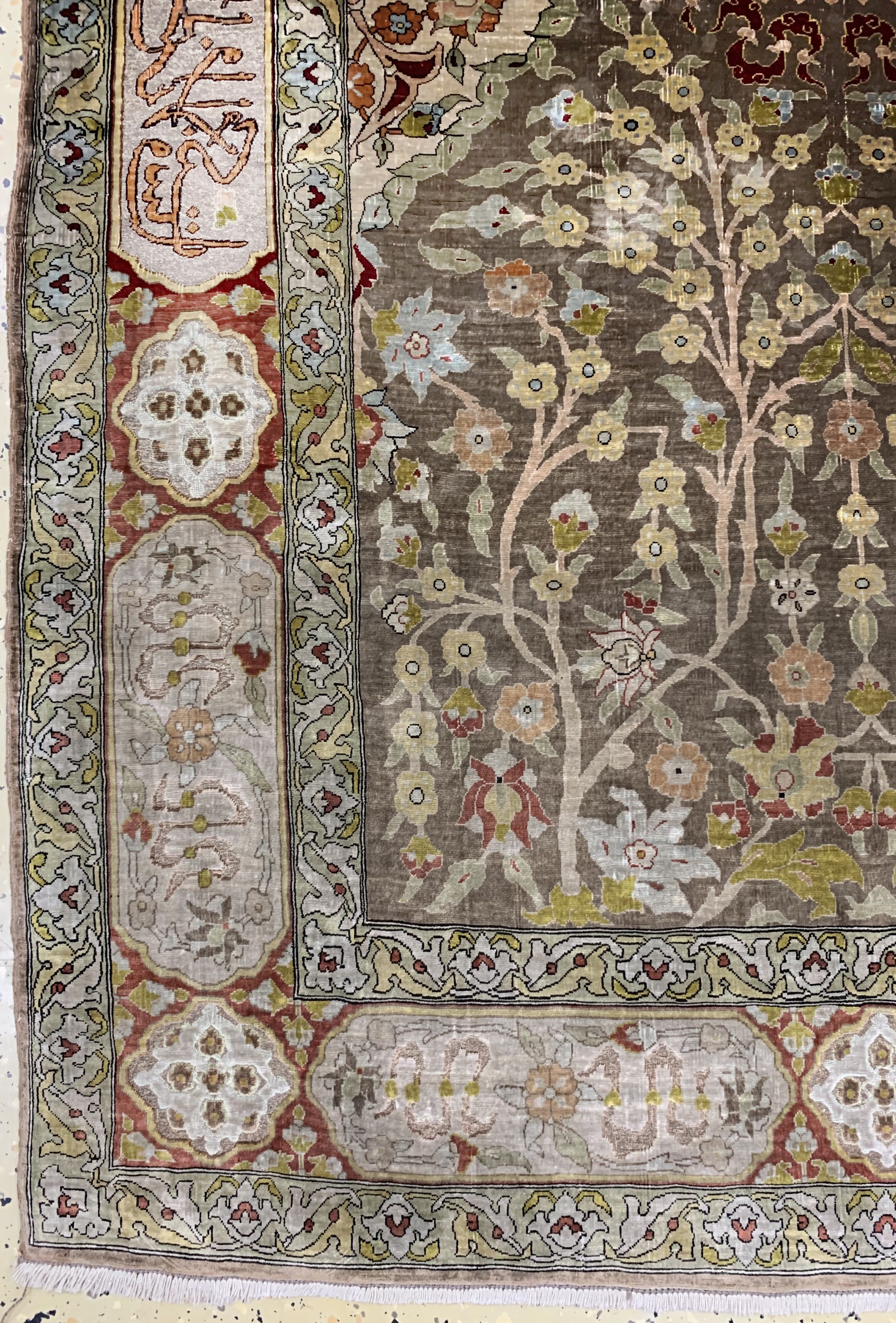 Detail b: Hereke Seide fein, Türkei, signiert, Mitte 20.Jhd, reine Naturseide, ca. 140 x 105 cm, ca. 1,0 Mio. Kn/qm, EHZ: 3