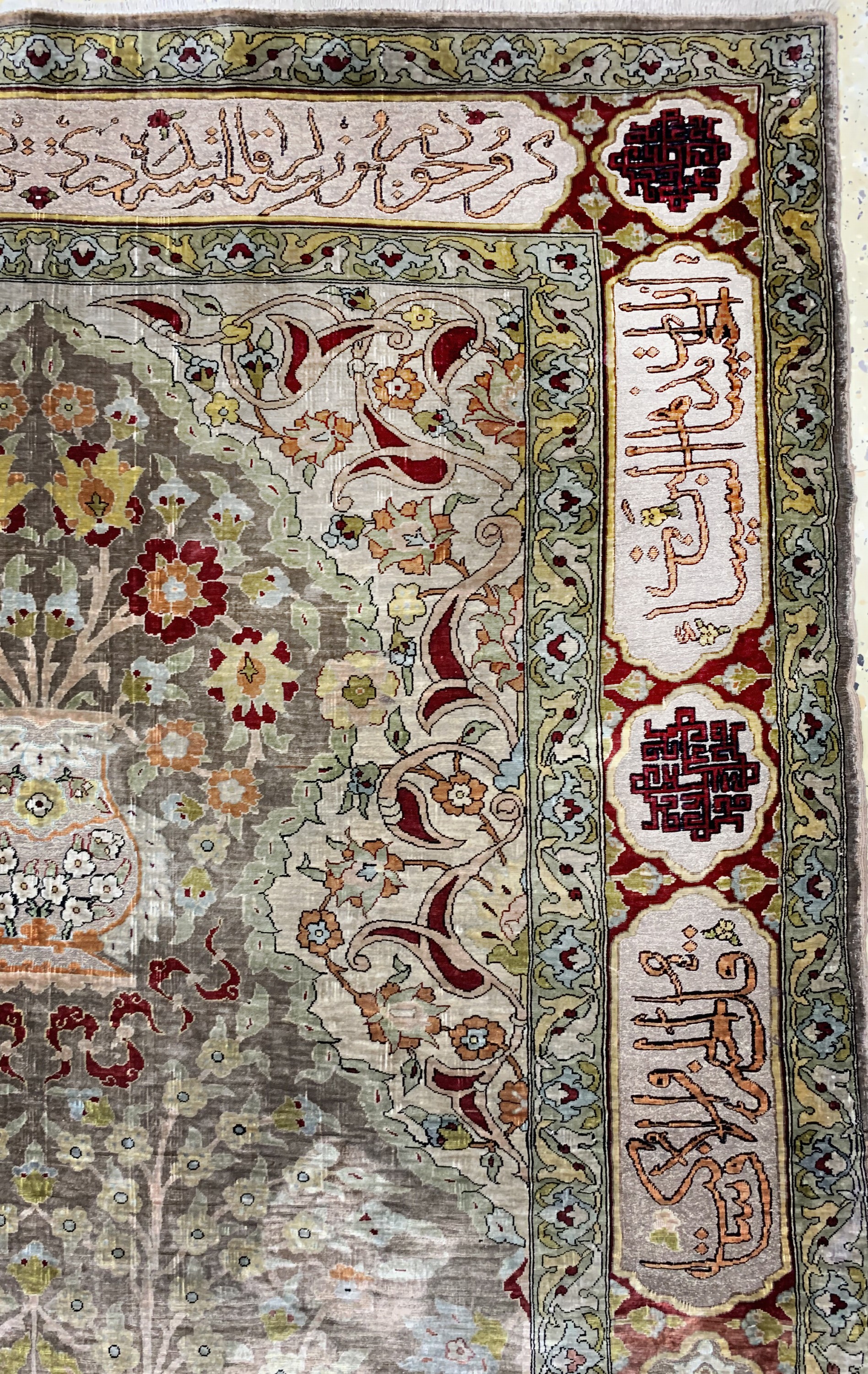 Detail d: Hereke Seide fein, Türkei, signiert, Mitte 20.Jhd, reine Naturseide, ca. 140 x 105 cm, ca. 1,0 Mio. Kn/qm, EHZ: 3