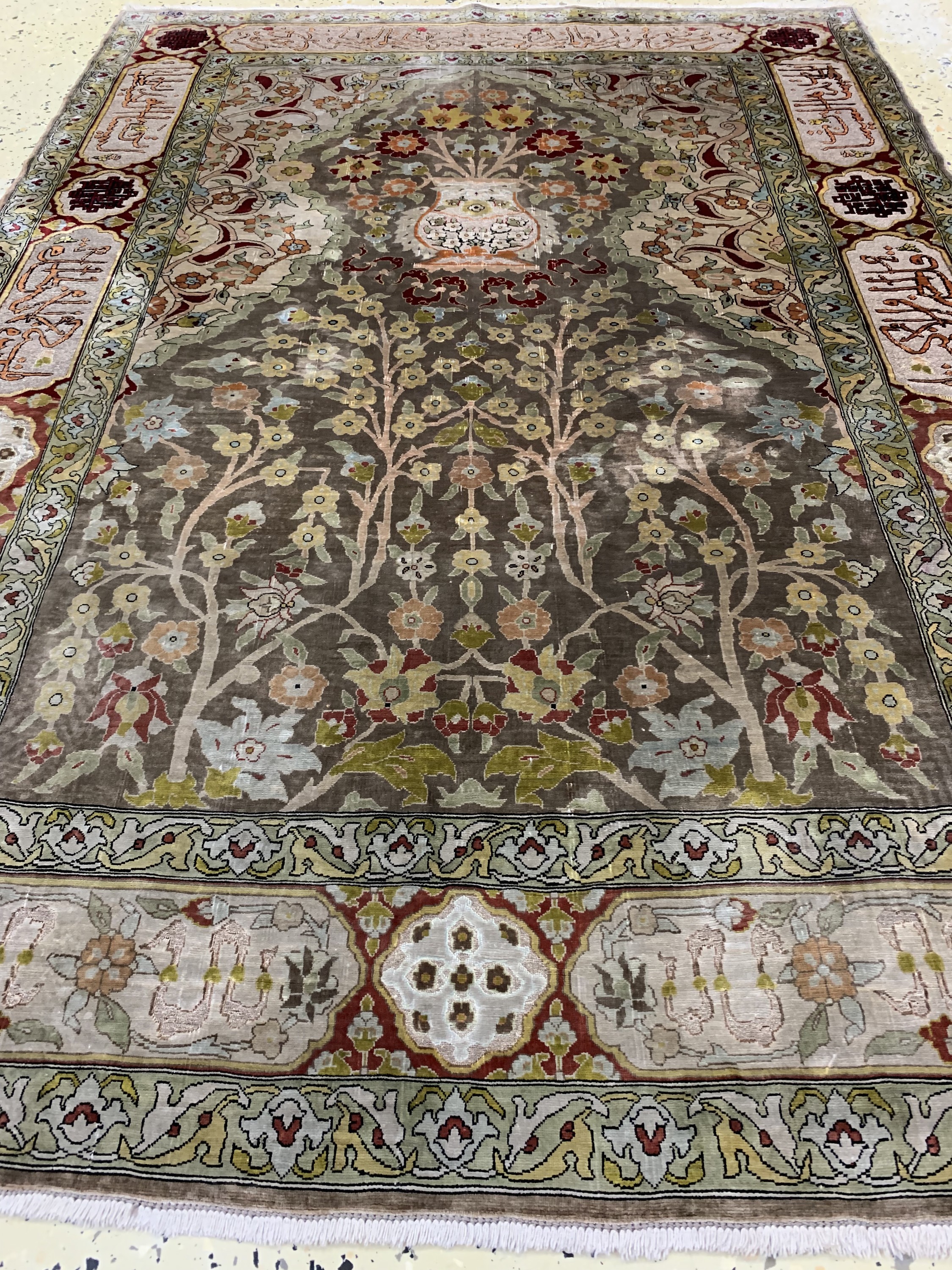 Detail e: Hereke Seide fein, Türkei, signiert, Mitte 20.Jhd, reine Naturseide, ca. 140 x 105 cm, ca. 1,0 Mio. Kn/qm, EHZ: 3